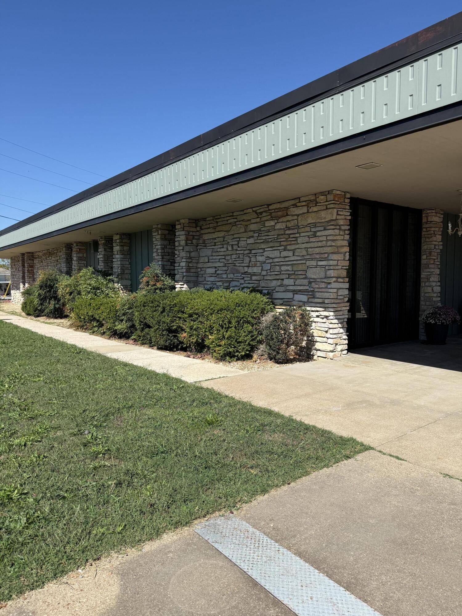 115 Shadowrock DR, Forsyth, MO 65653