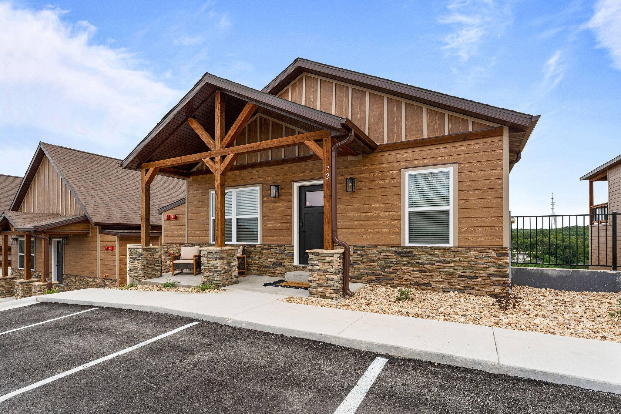 000 Settlers Cove, Kimberling City, MO 65686