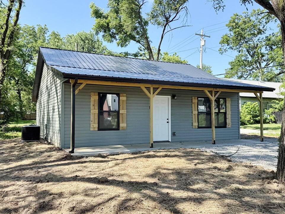 106 E Lafayette ST, El Dorado Springs, MO 64744