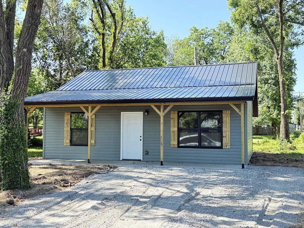106 E Lafayette ST, El Dorado Springs, MO 64744