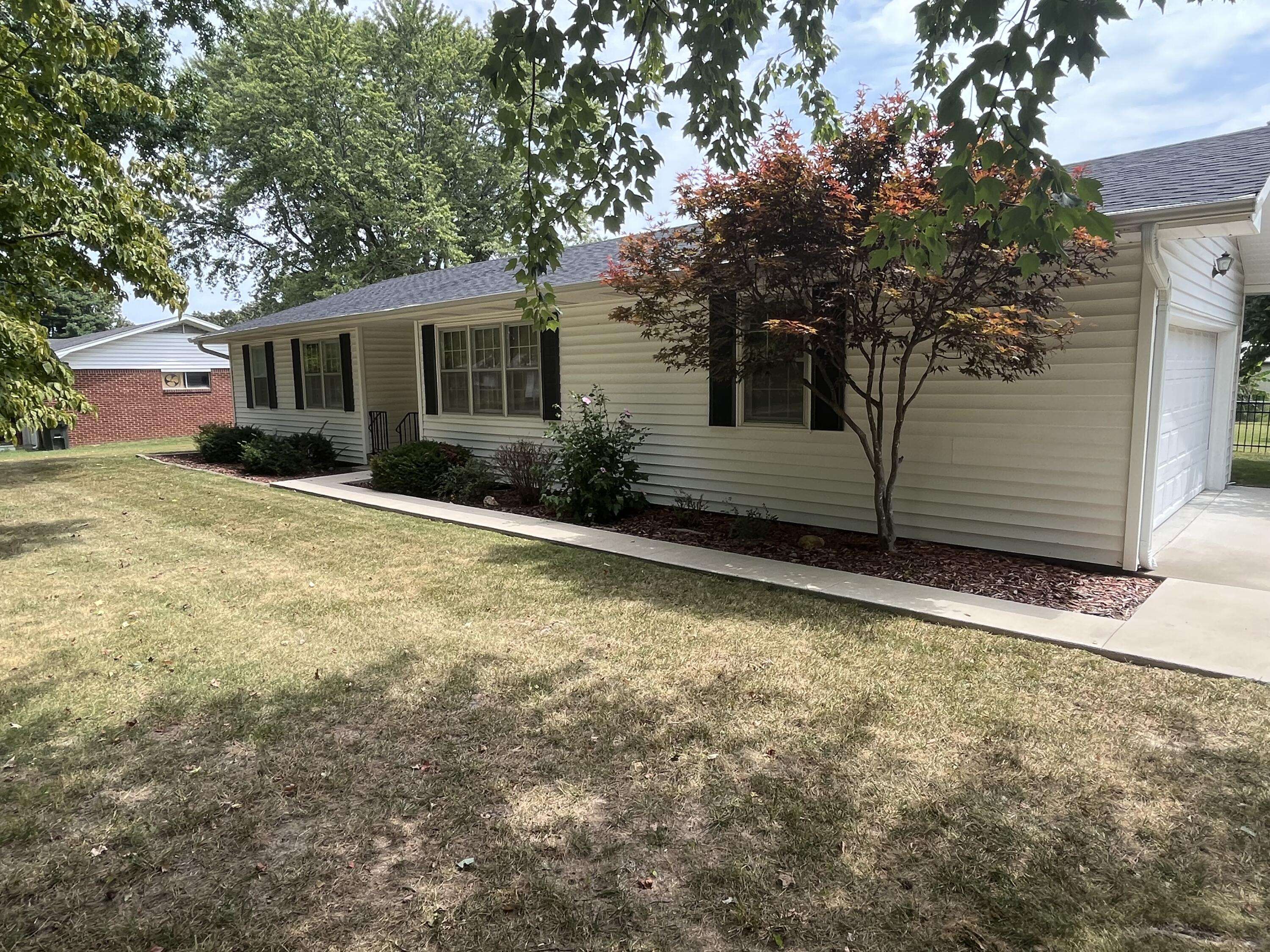 1220 Tyler ST, Aurora, MO 65605