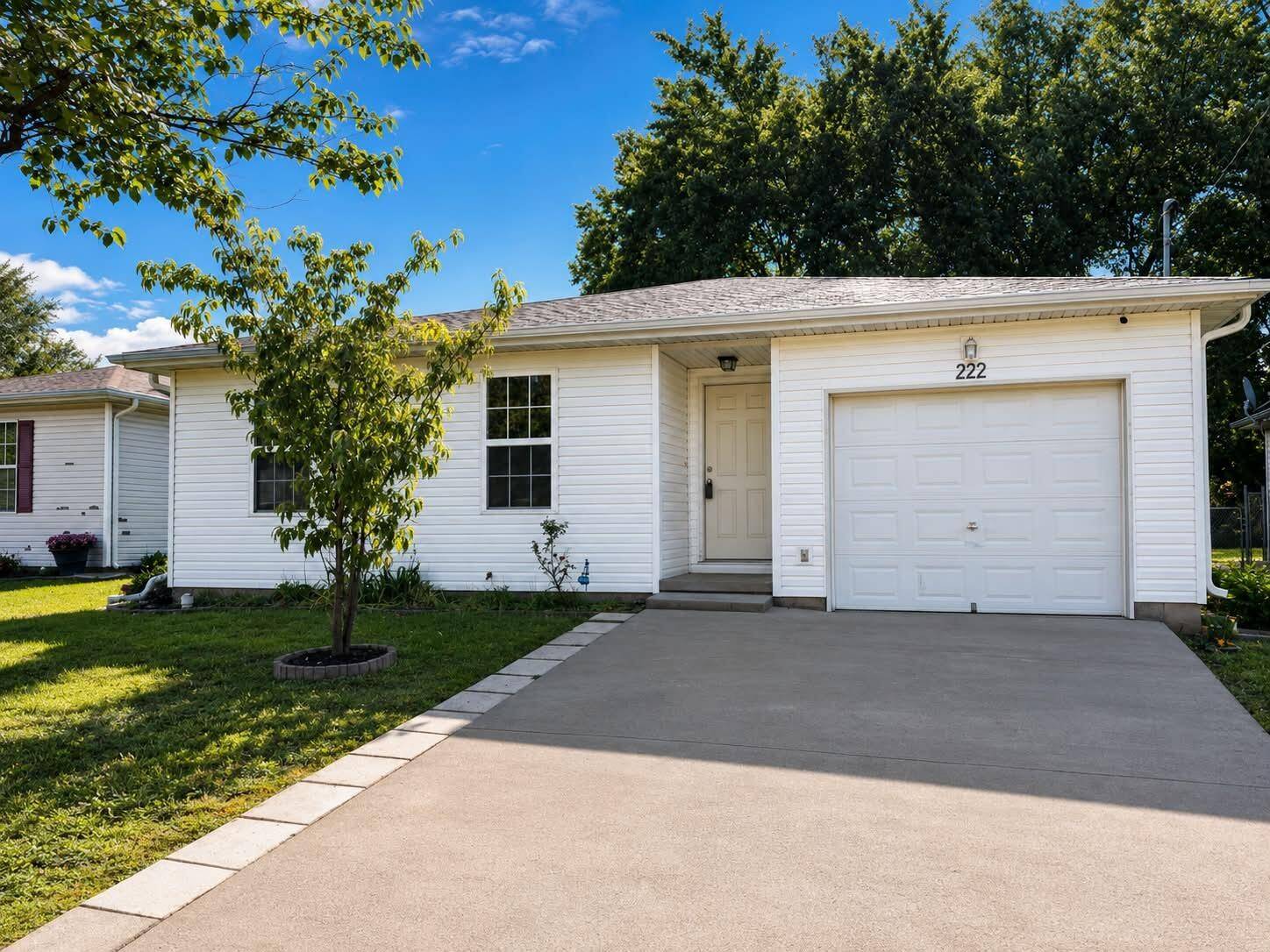 222 N Westport AVE, Springfield, MO 65802