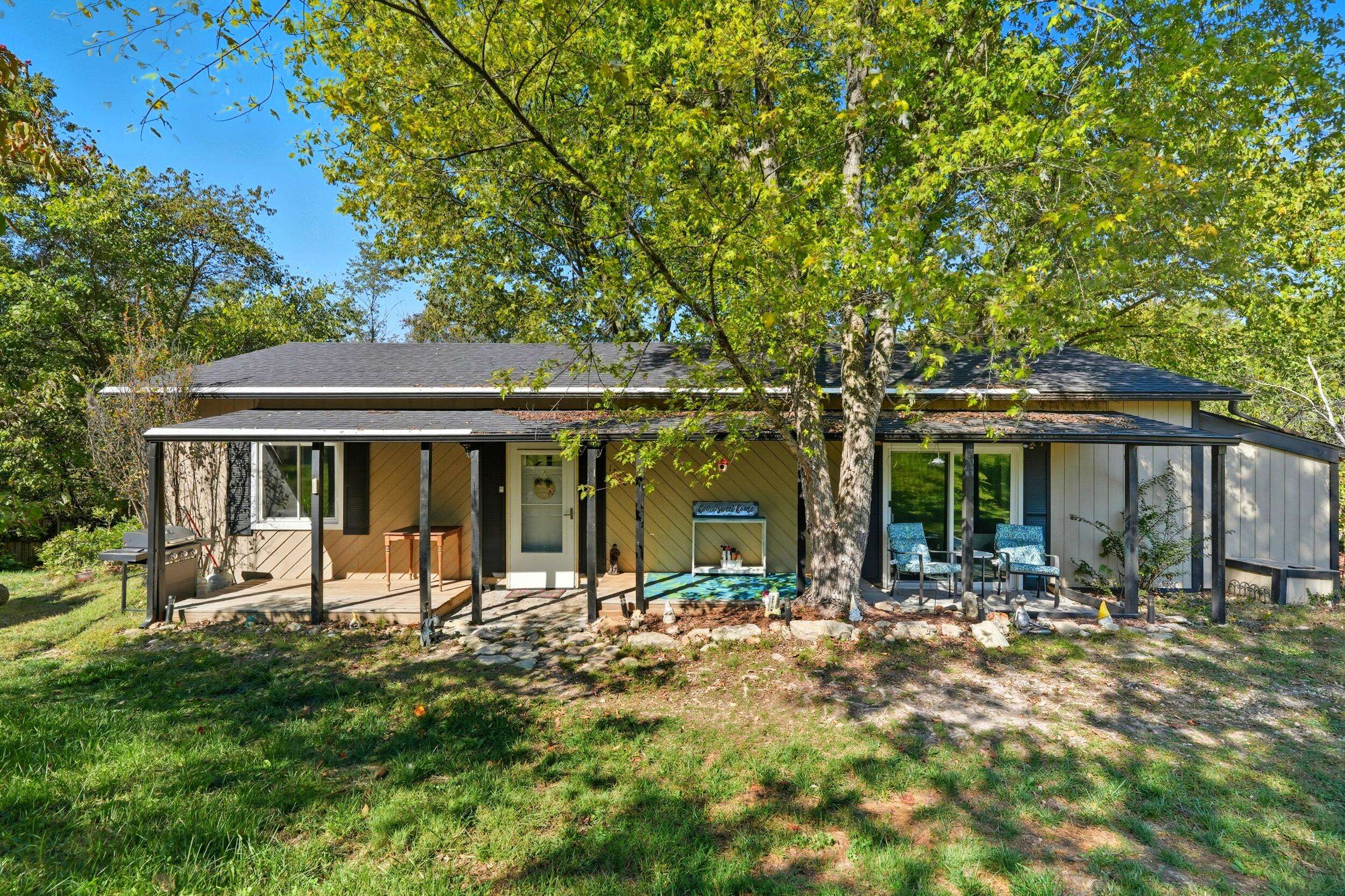 1518 Jones RD, Ridgedale, MO 65739