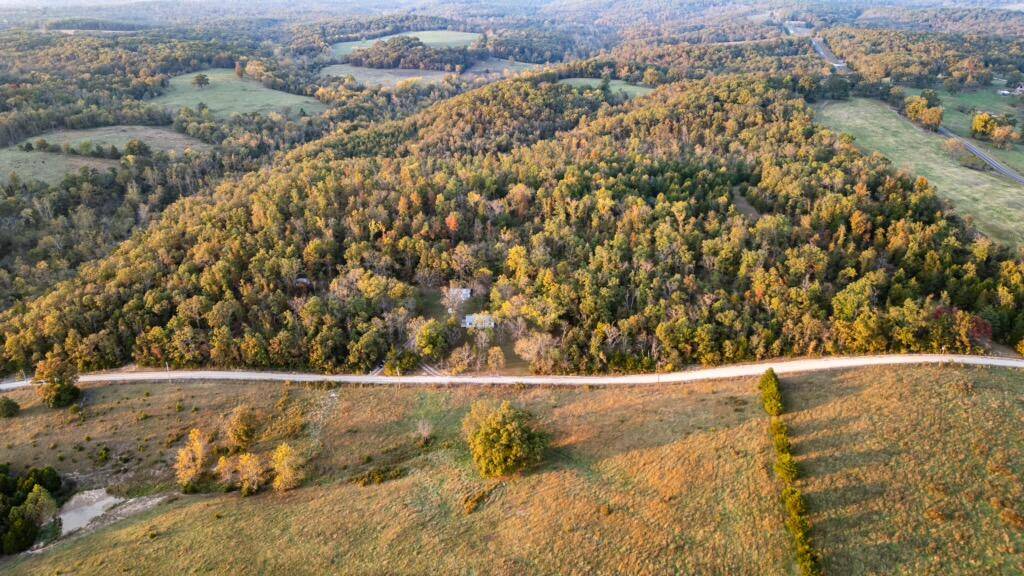 18927 Rocky Top RD, Elk Creek, MO 65464
