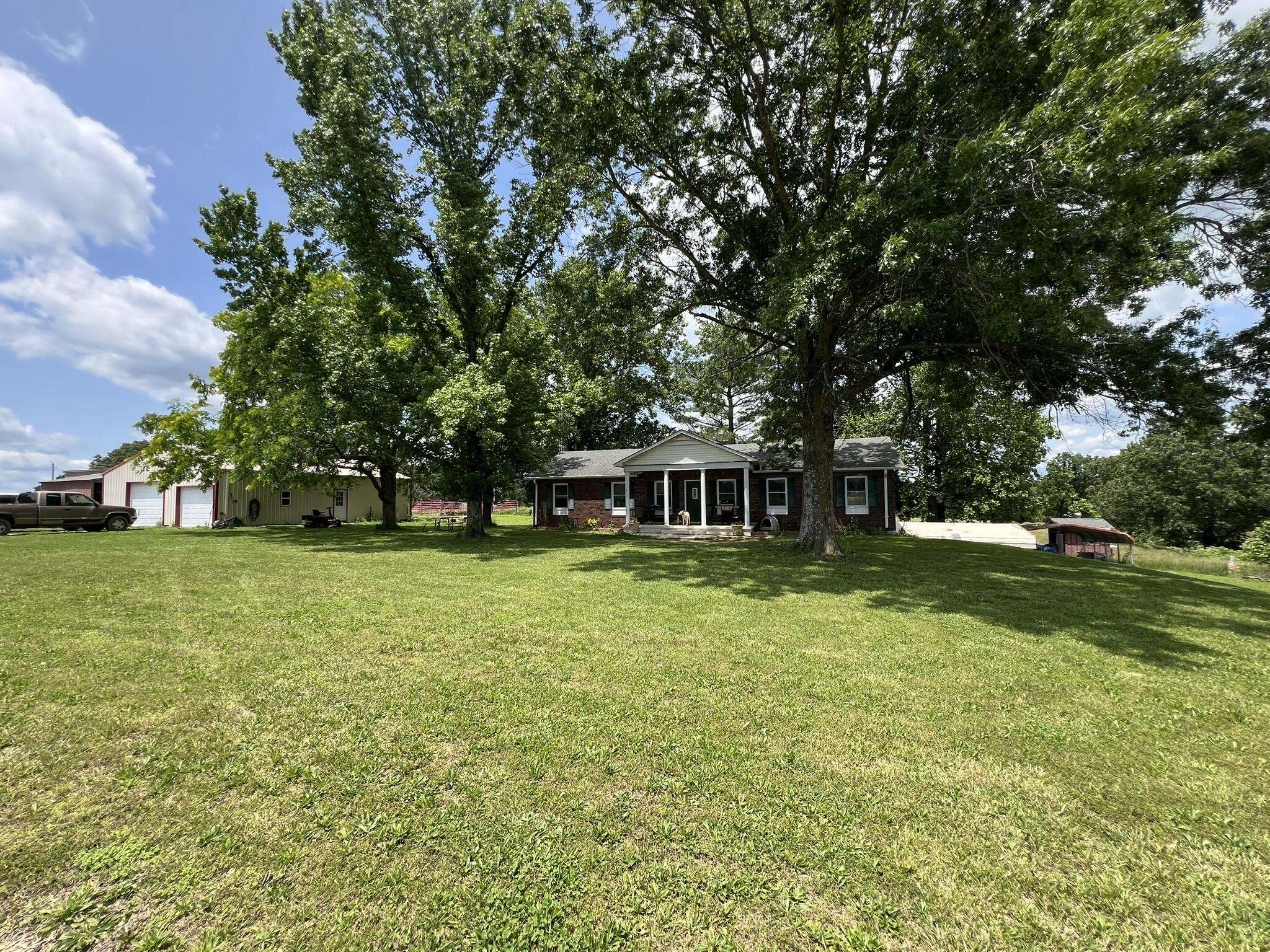 4117 County Road 2600, Willow Springs, MO 65793