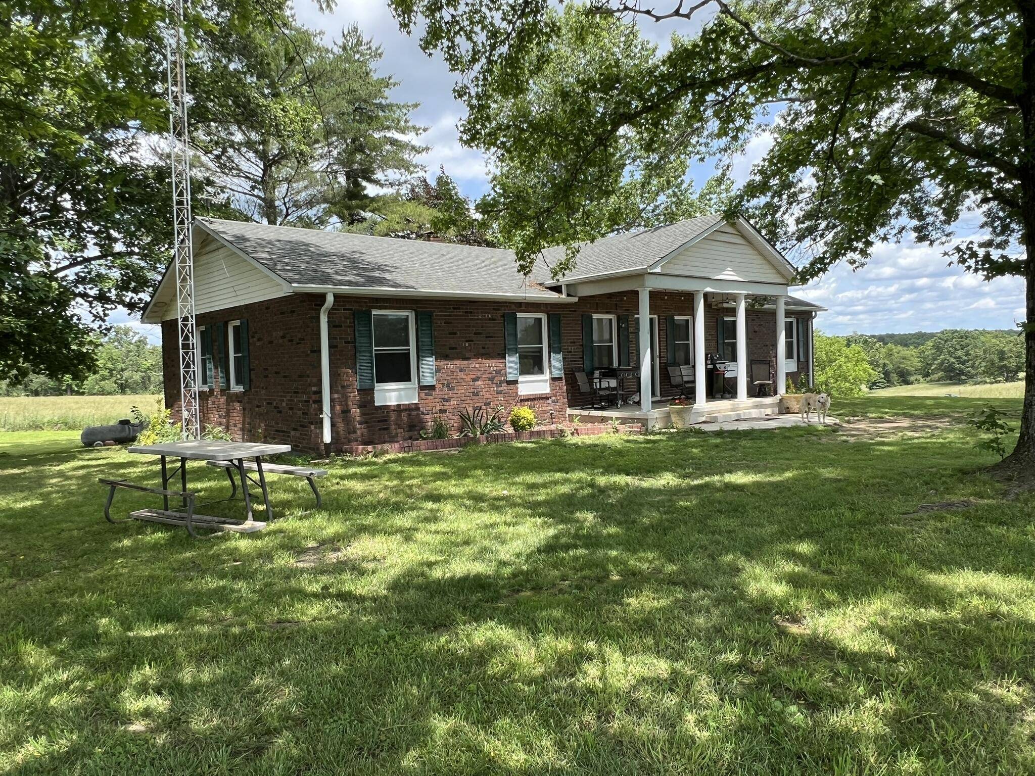 4117 County Road 2600, Willow Springs, MO 65793
