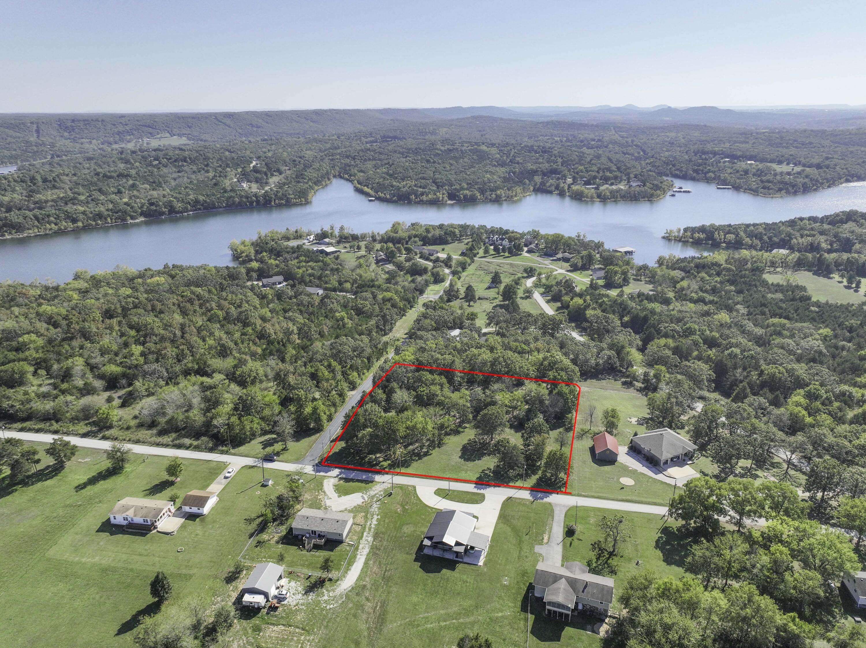 000 Navajo Hills RD, Shell Knob, MO 65747