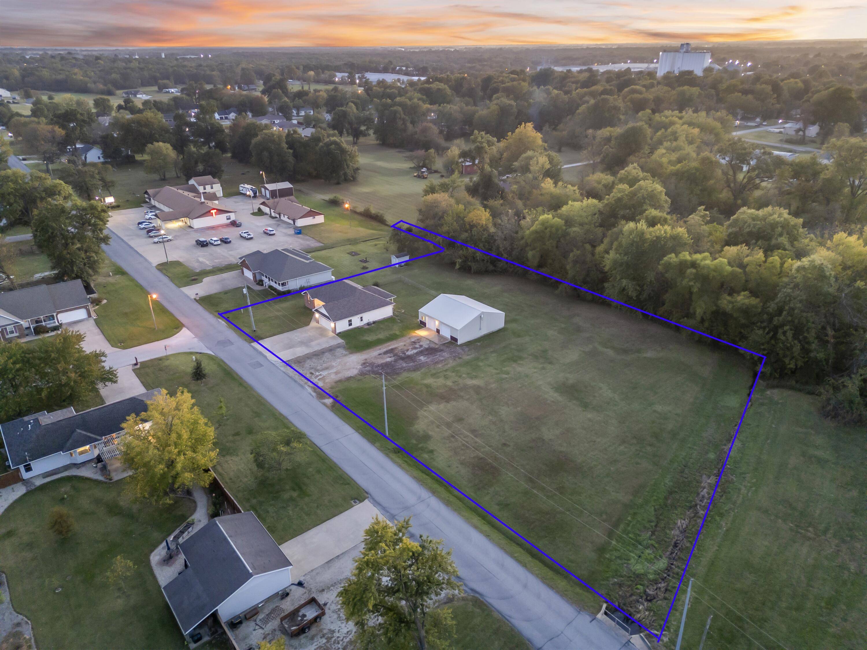 1405 Hagny ST, Lamar, MO 64759