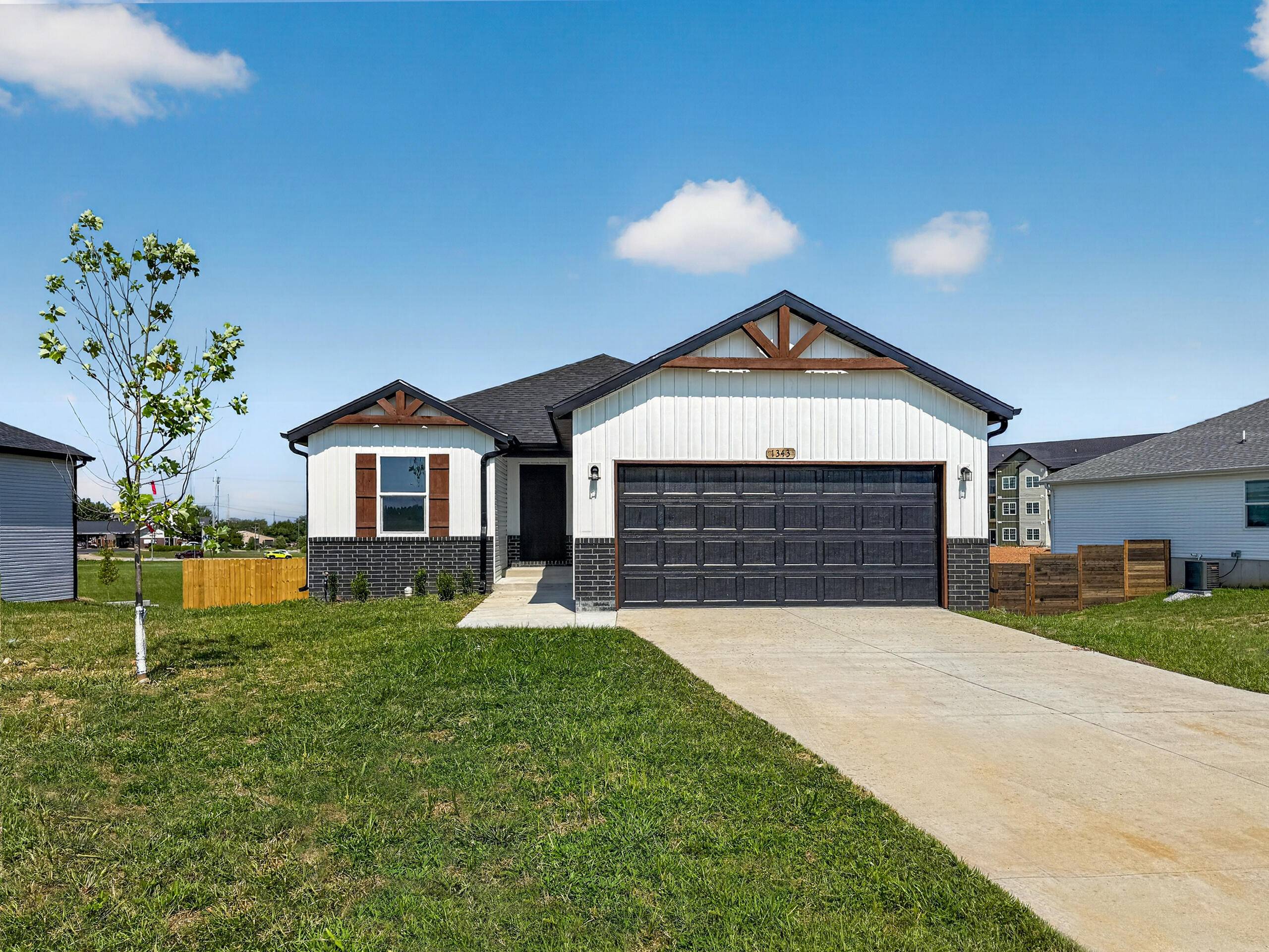 1343 N Maxine AVE, Nixa, MO 65714