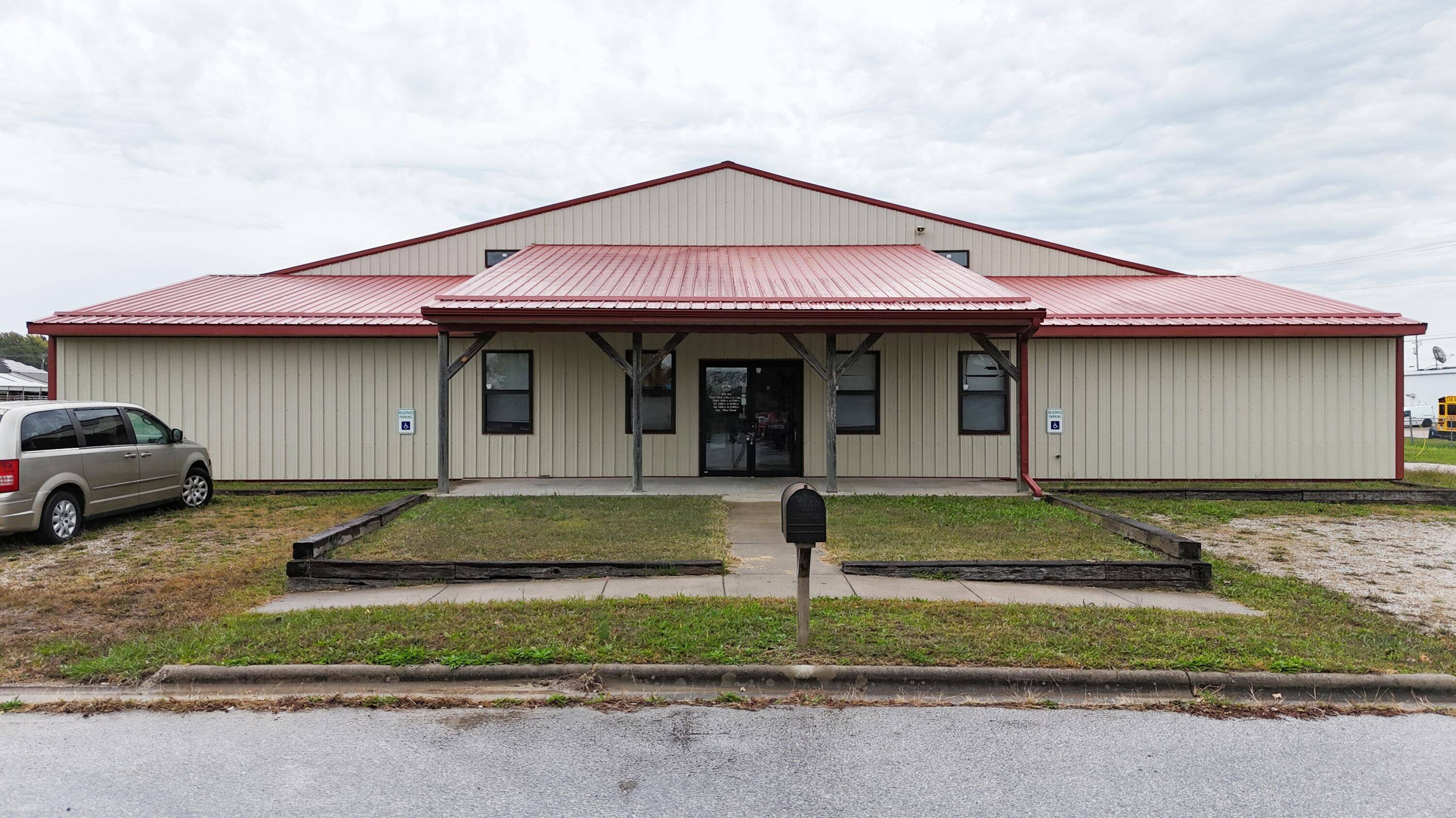 1306 Azalea ST, Buffalo, MO 65622