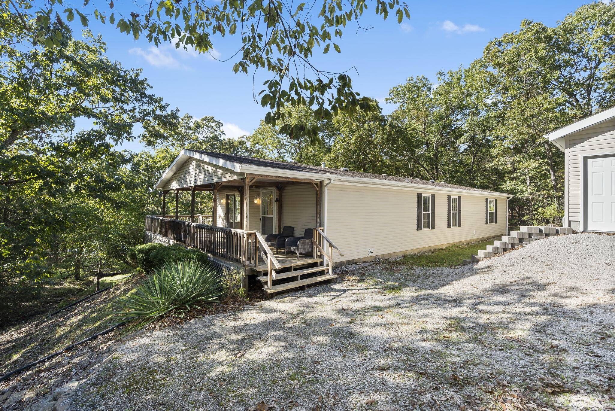 39 Troutdale LN, Branson West, MO 65737