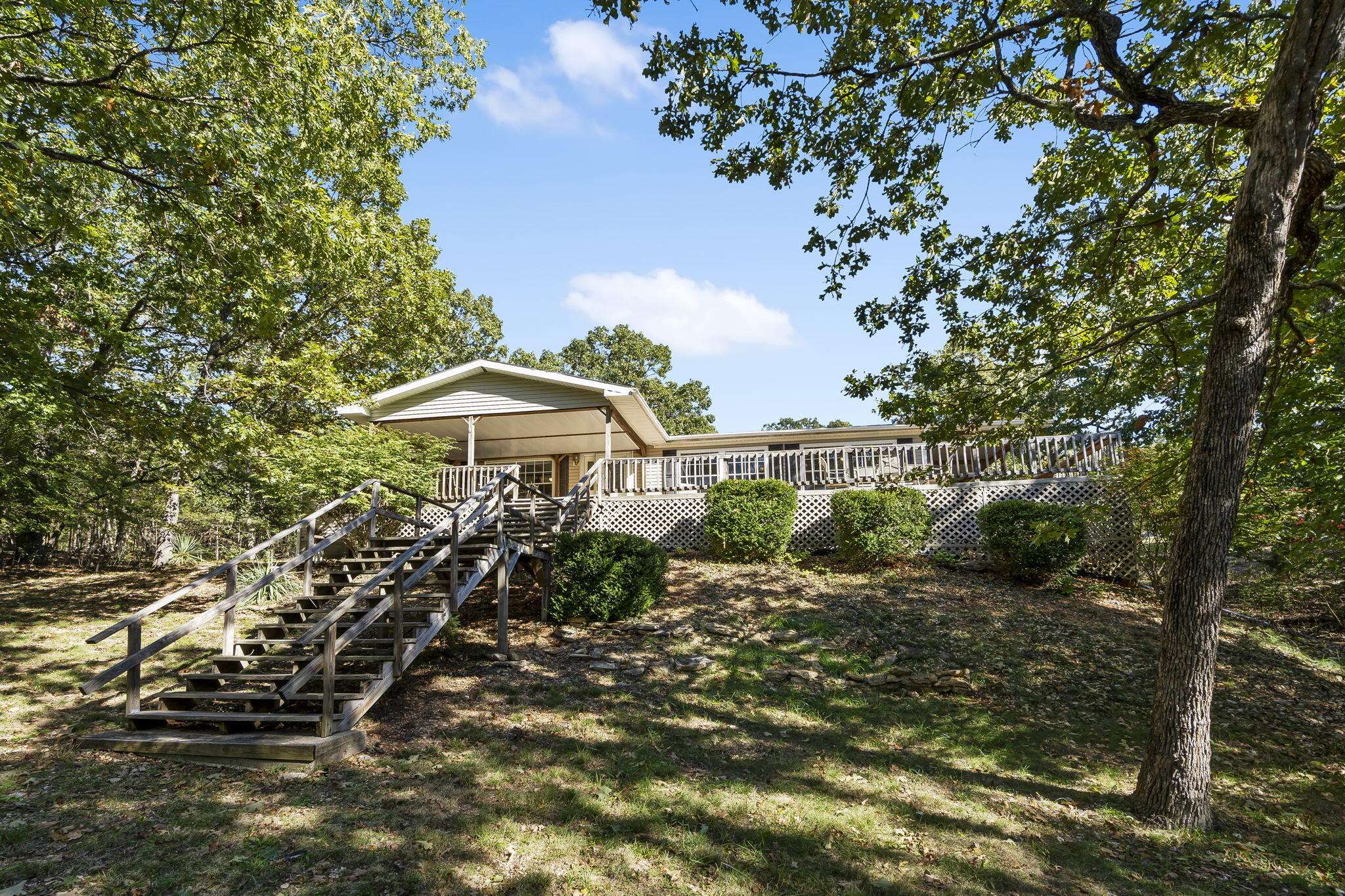 39 Troutdale LN, Branson West, MO 65737