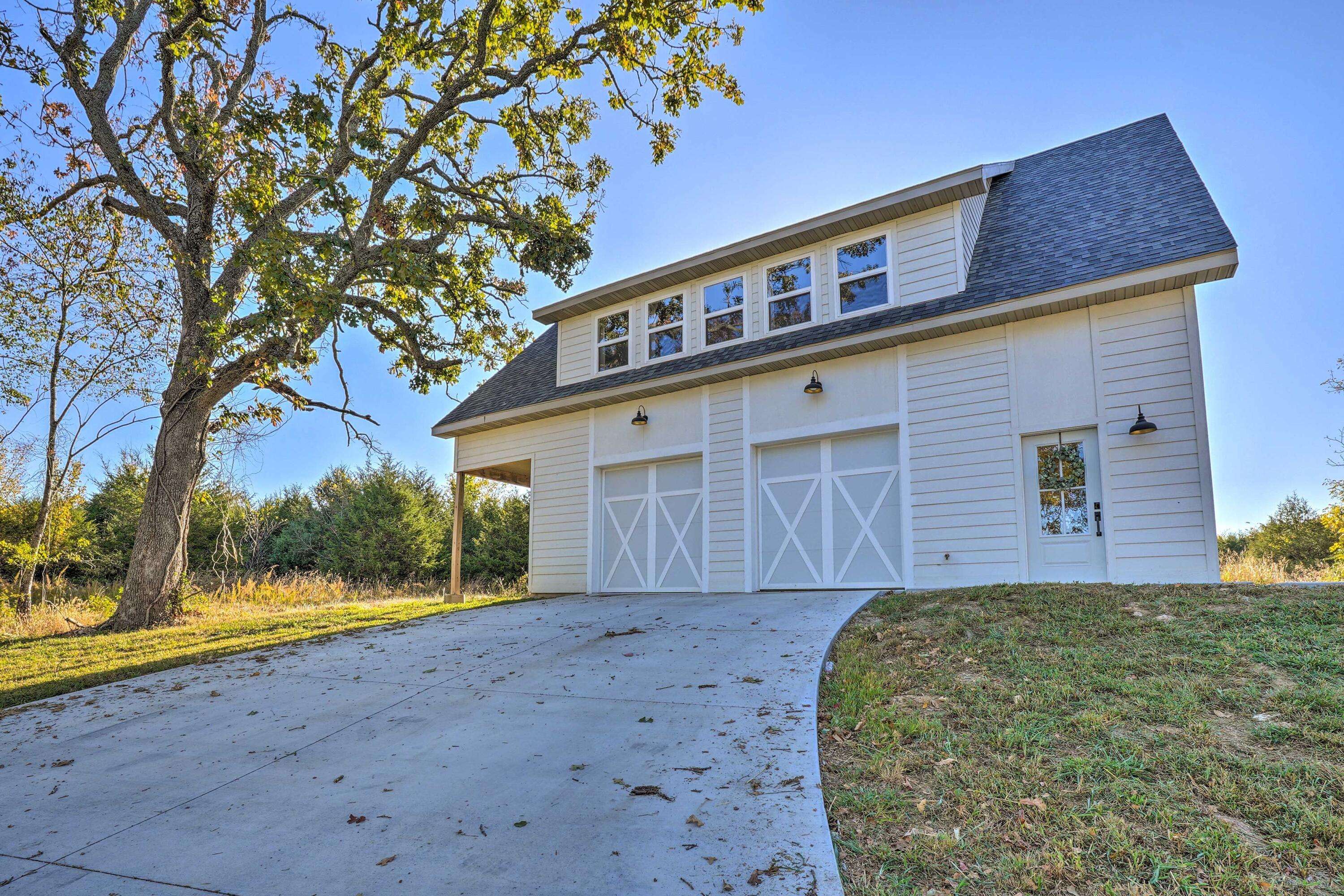 27258 Sunset Beach LN, Eagle Rock, MO 65641
