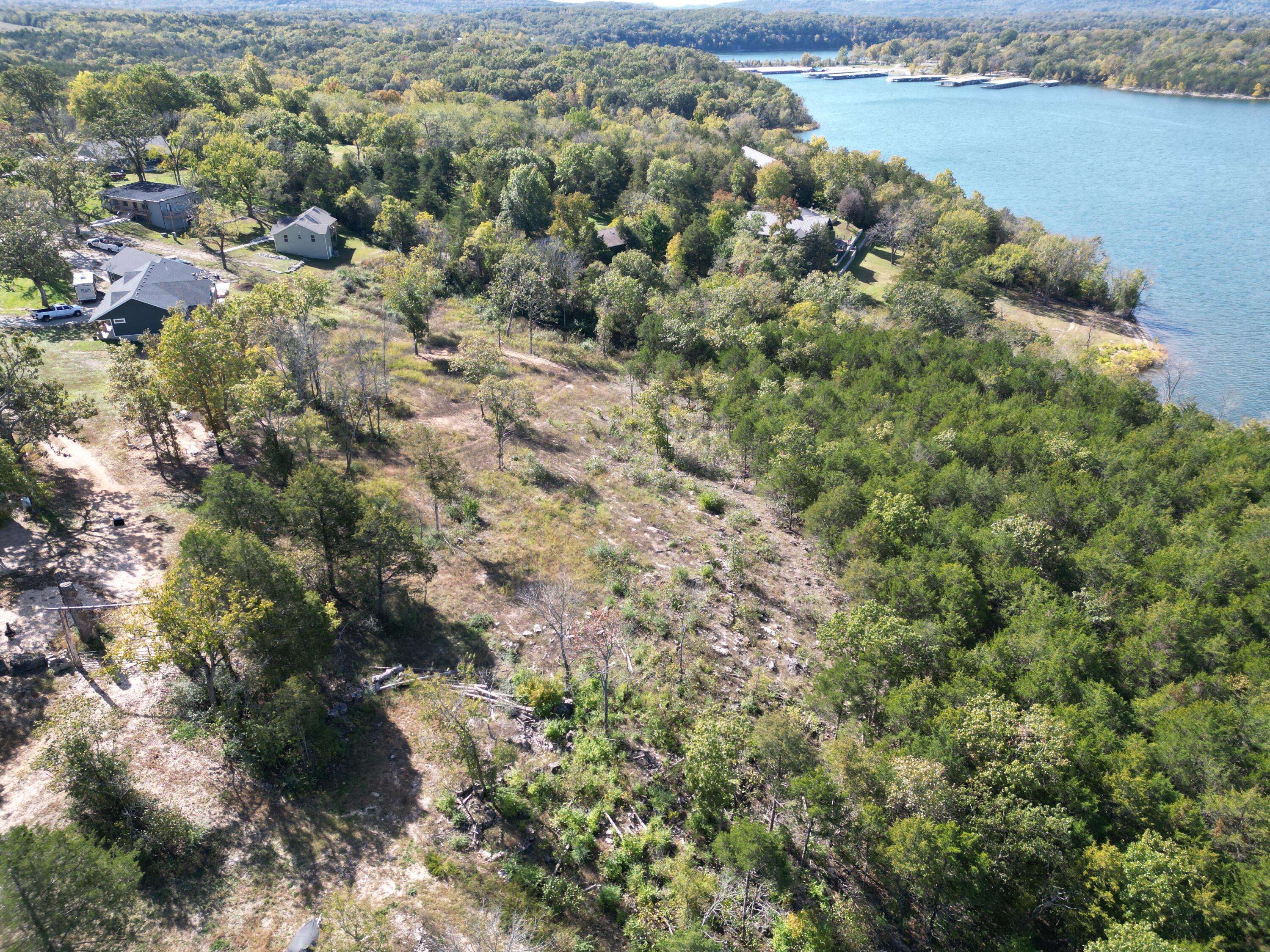 000 Sunset Beach LN, Eagle Rock, MO 65641
