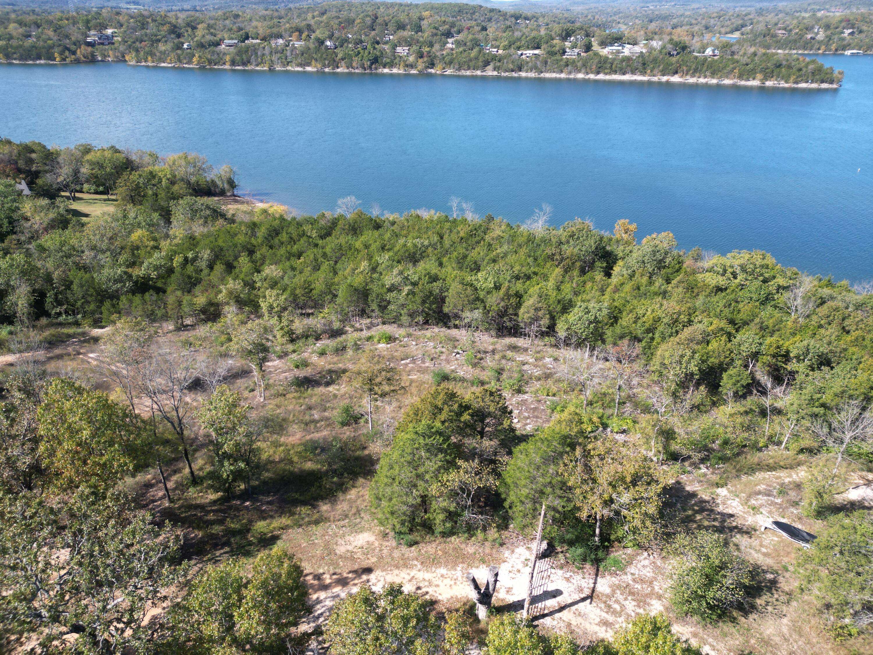 000 Sunset Beach LN, Eagle Rock, MO 65641