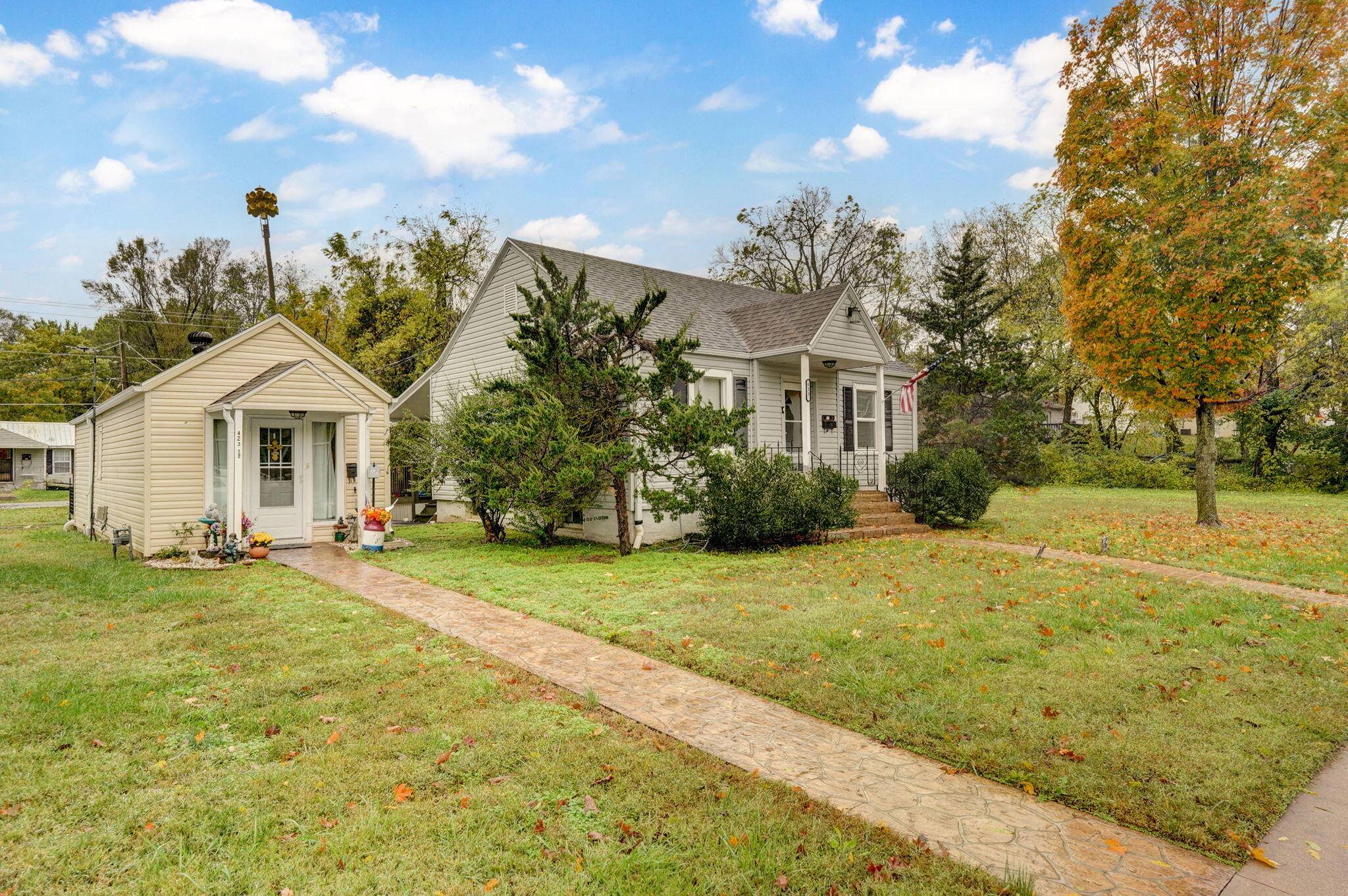 423 E Center ST, Mt Vernon, MO 65712
