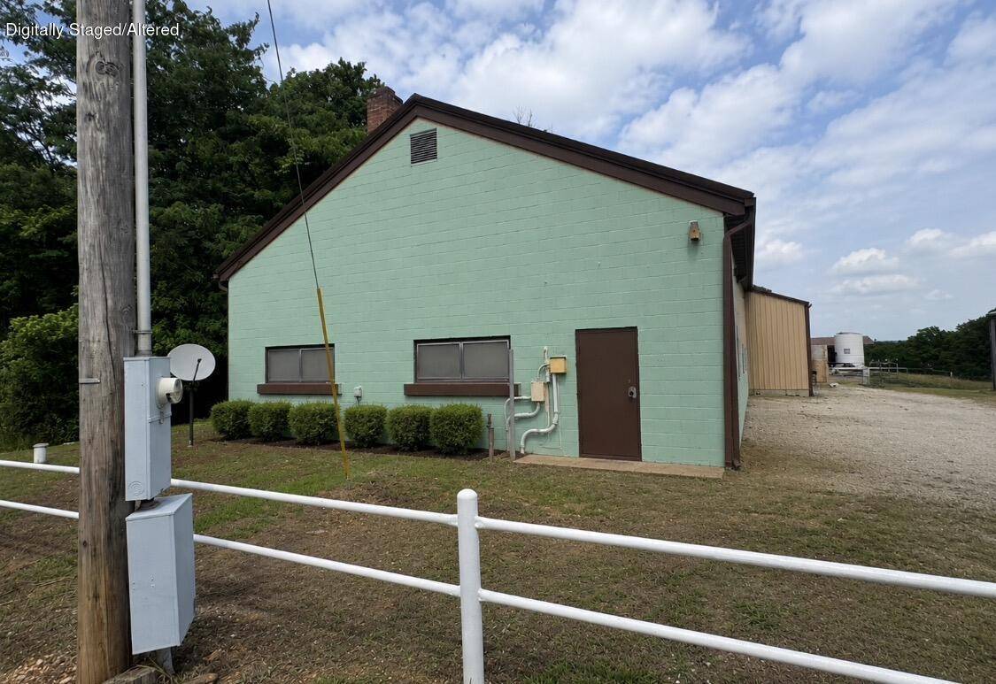000 Oo Highway, Thayer, MO 65791