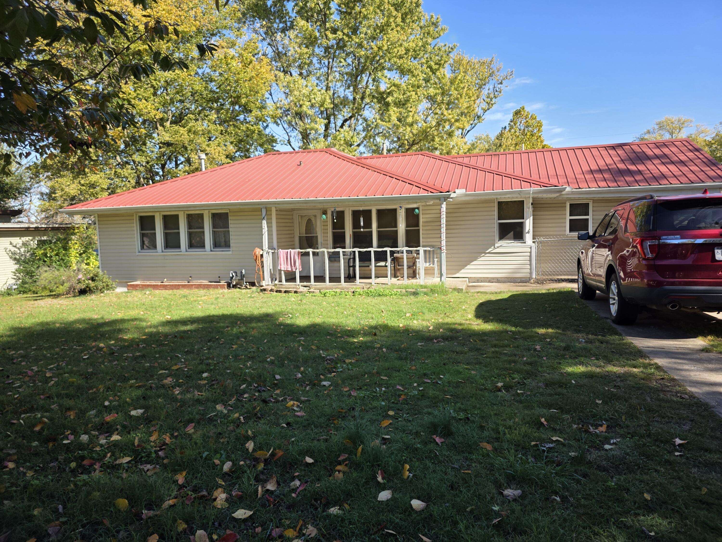 312 S Oak AVE, Aurora, MO 65605