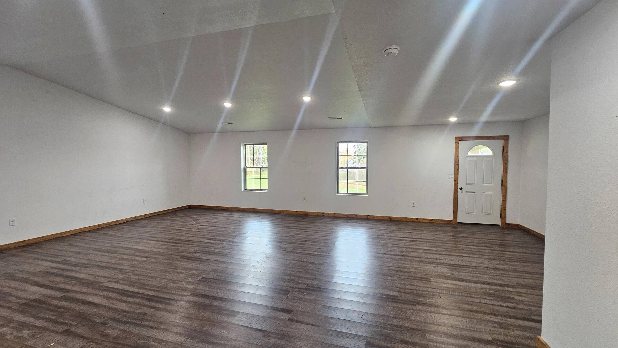 625/627 W Hawthorne ST, Houston, MO 65483