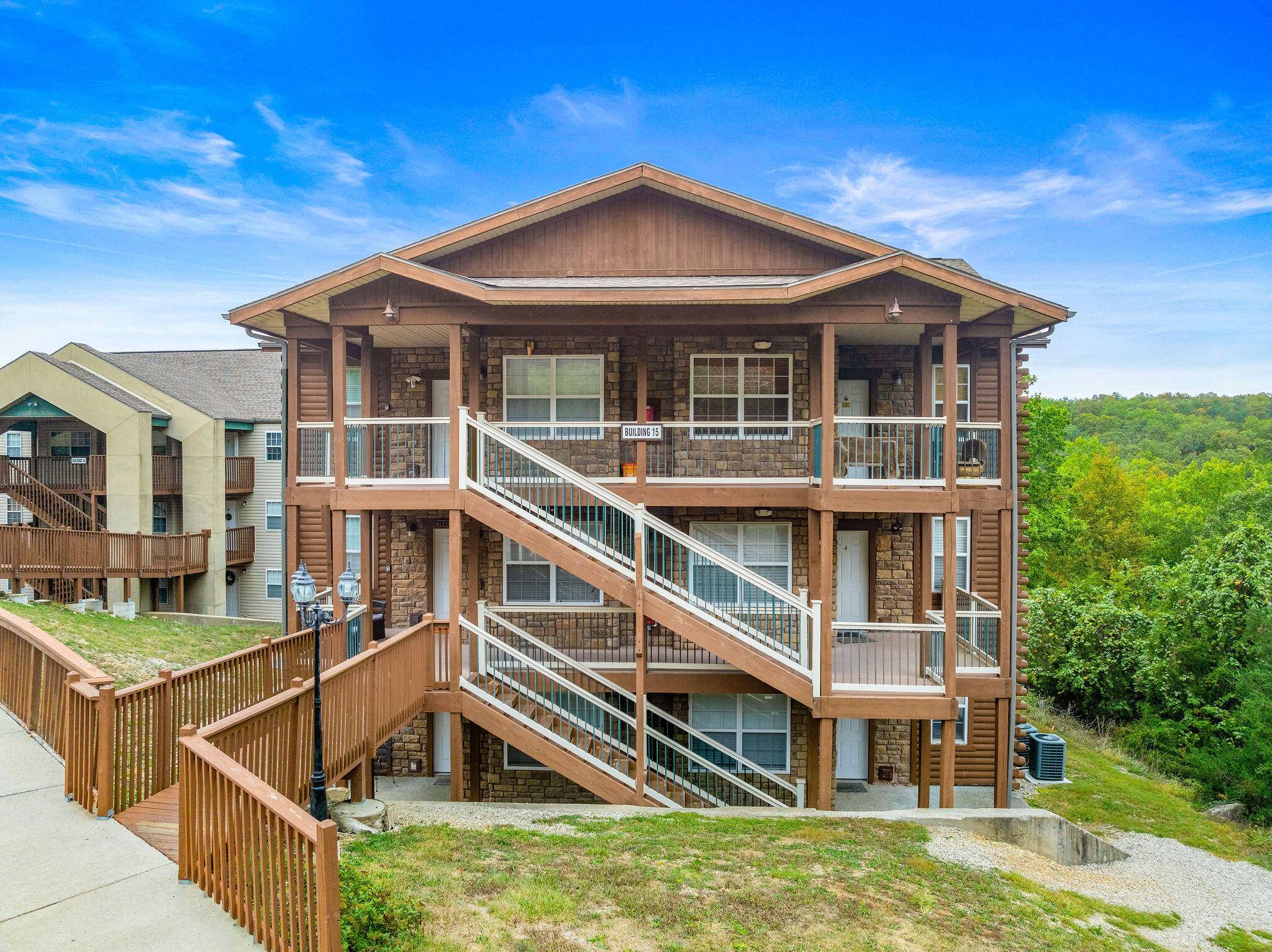 15 Woodpecker LN #6, Branson, MO 65616