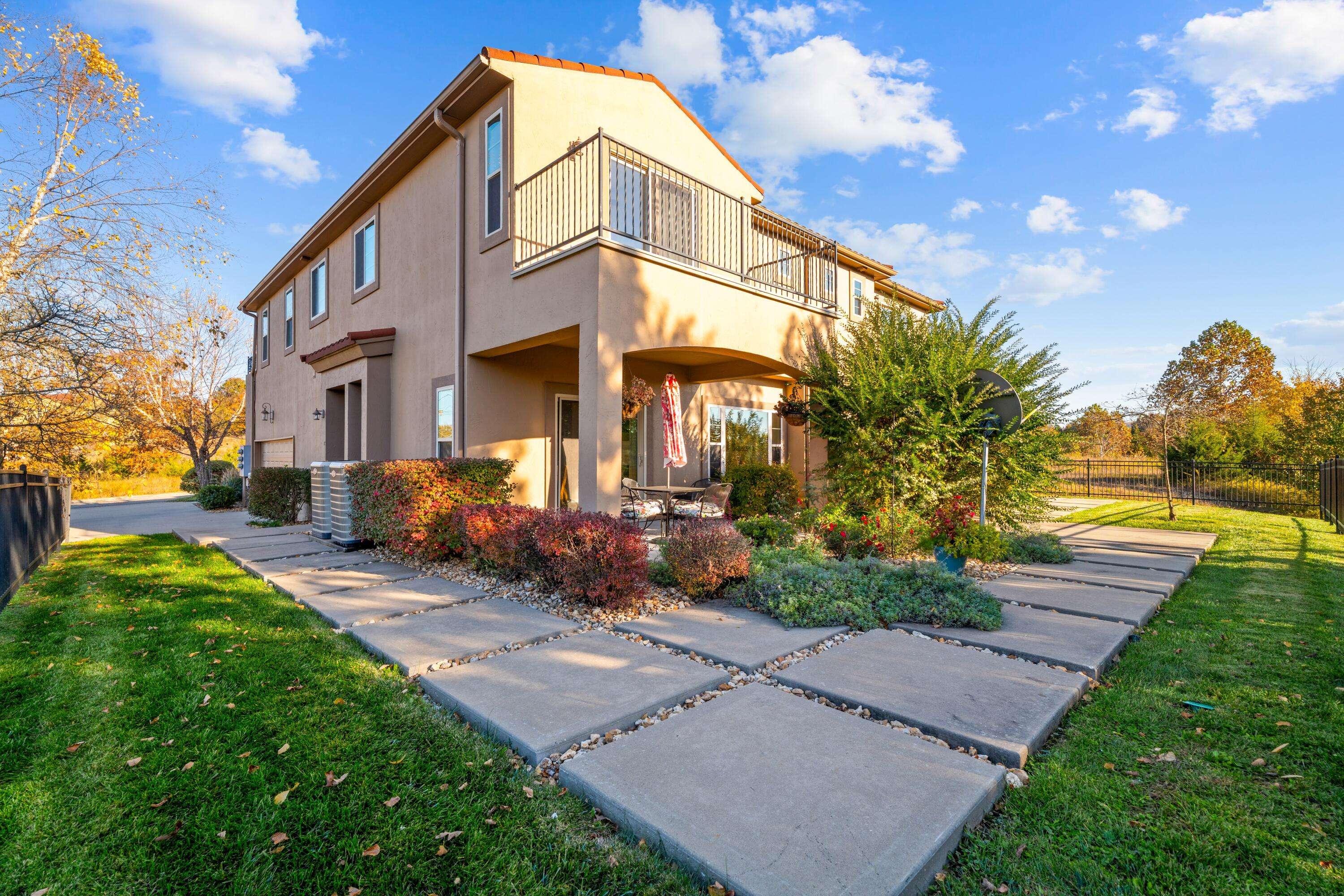 140 S Tuscany DR #C, Hollister, MO 65672