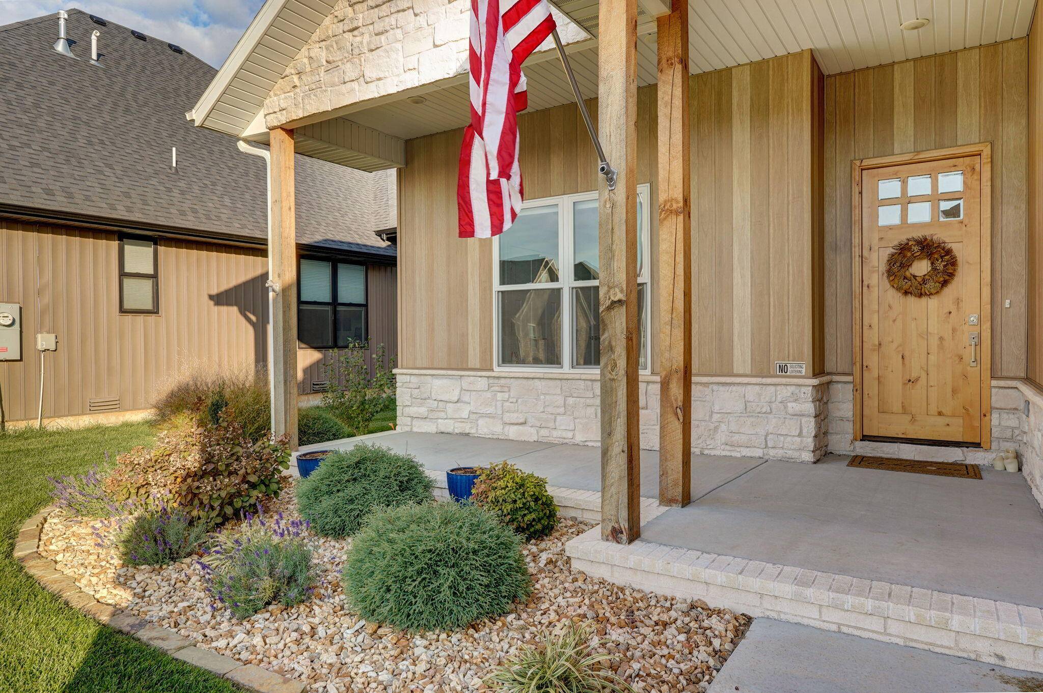 3049 W Edward ST, Springfield, MO 65810