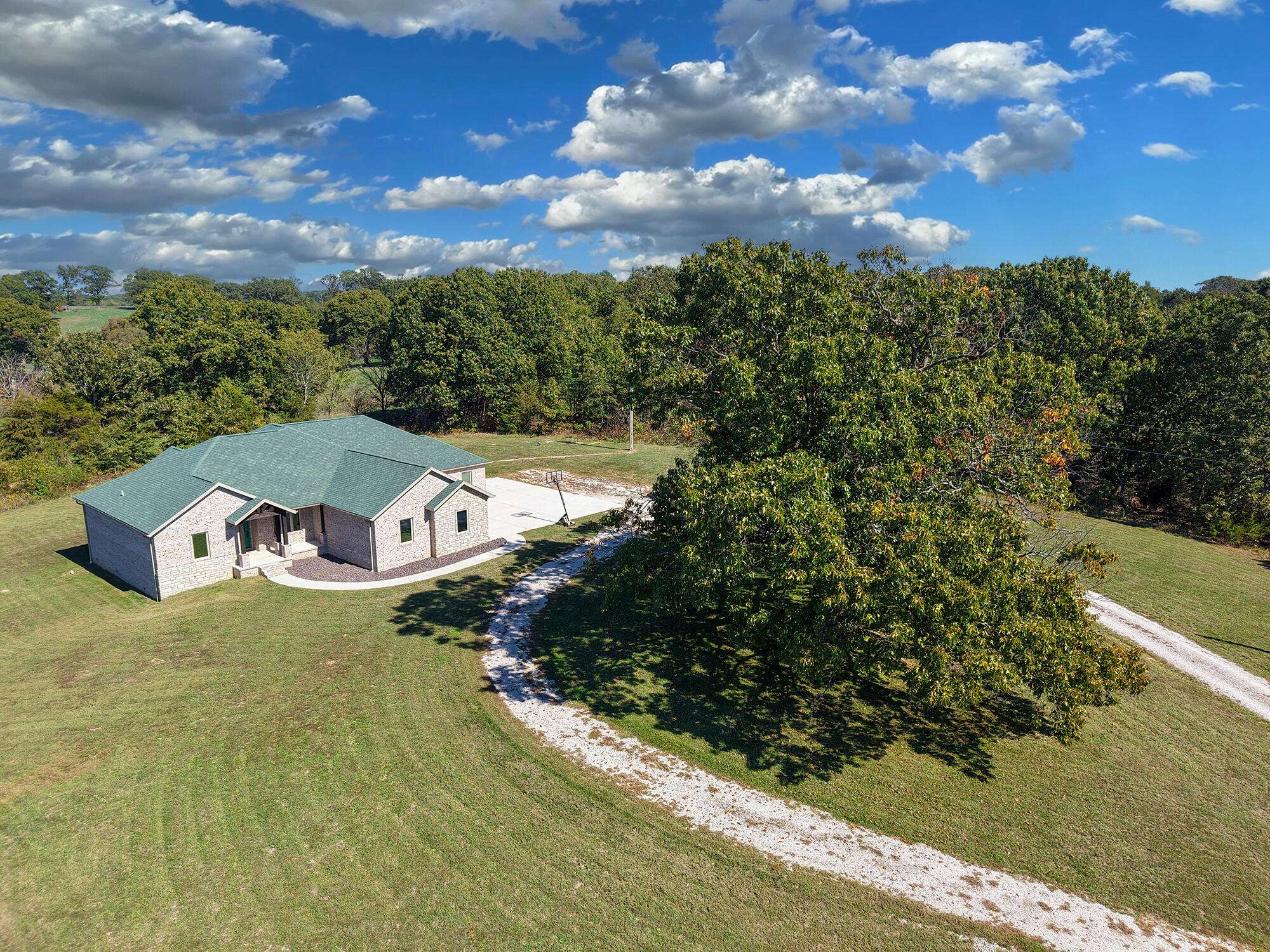 635 Bass Hollow RD, Galena, MO 65656