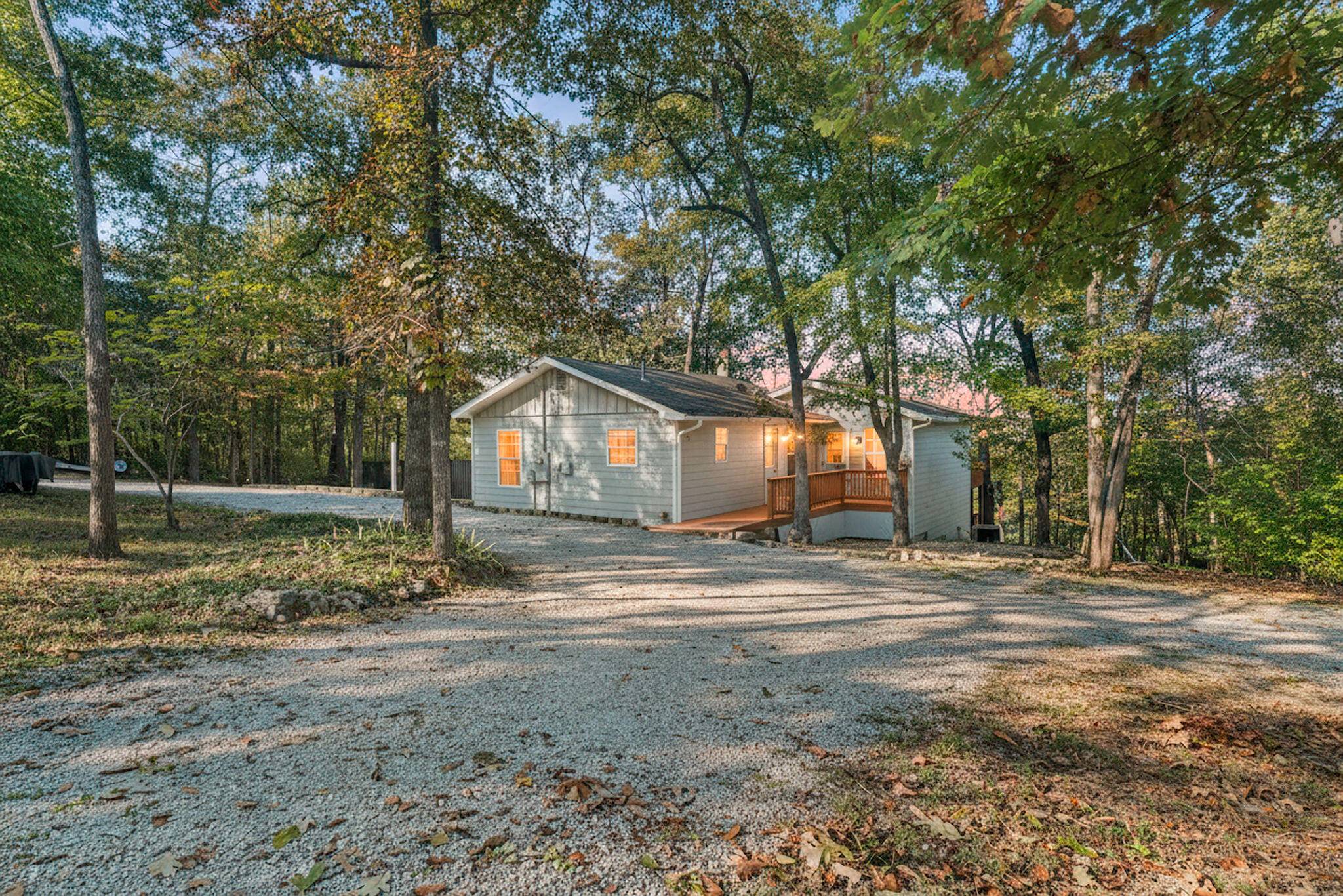 704 Iowa Colony RD, Hollister, MO 65672