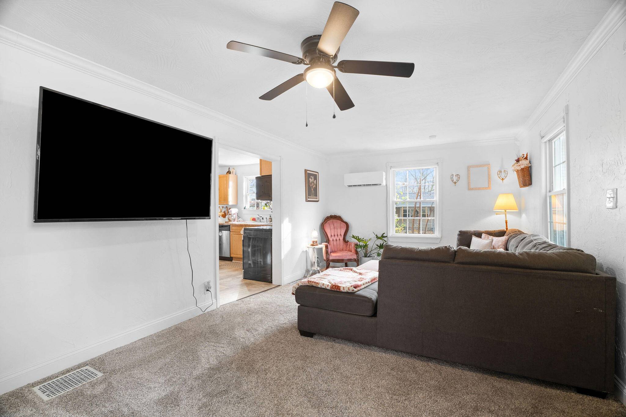 2323 W Walnut ST, Springfield, MO 65806