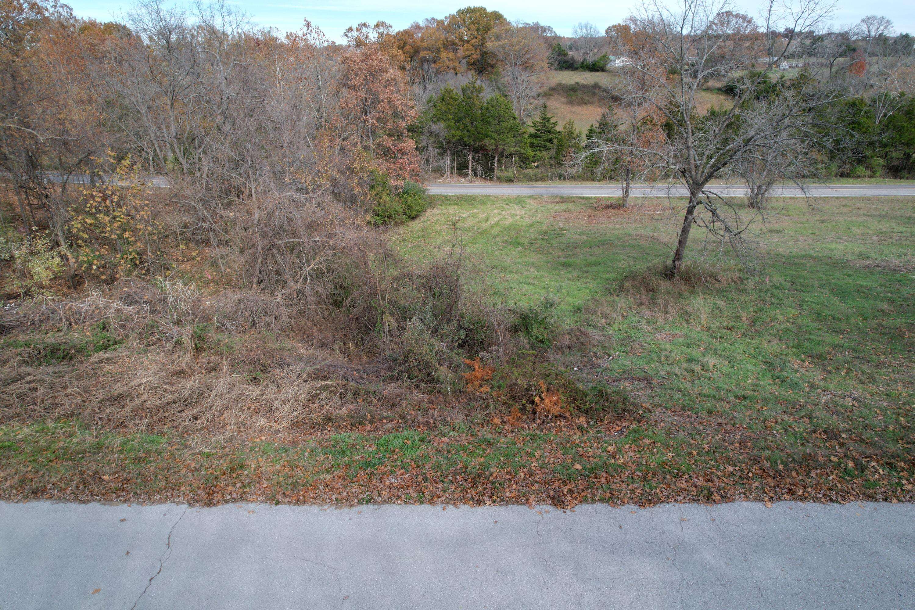 10 Rodeo LN, Ava, MO 65608