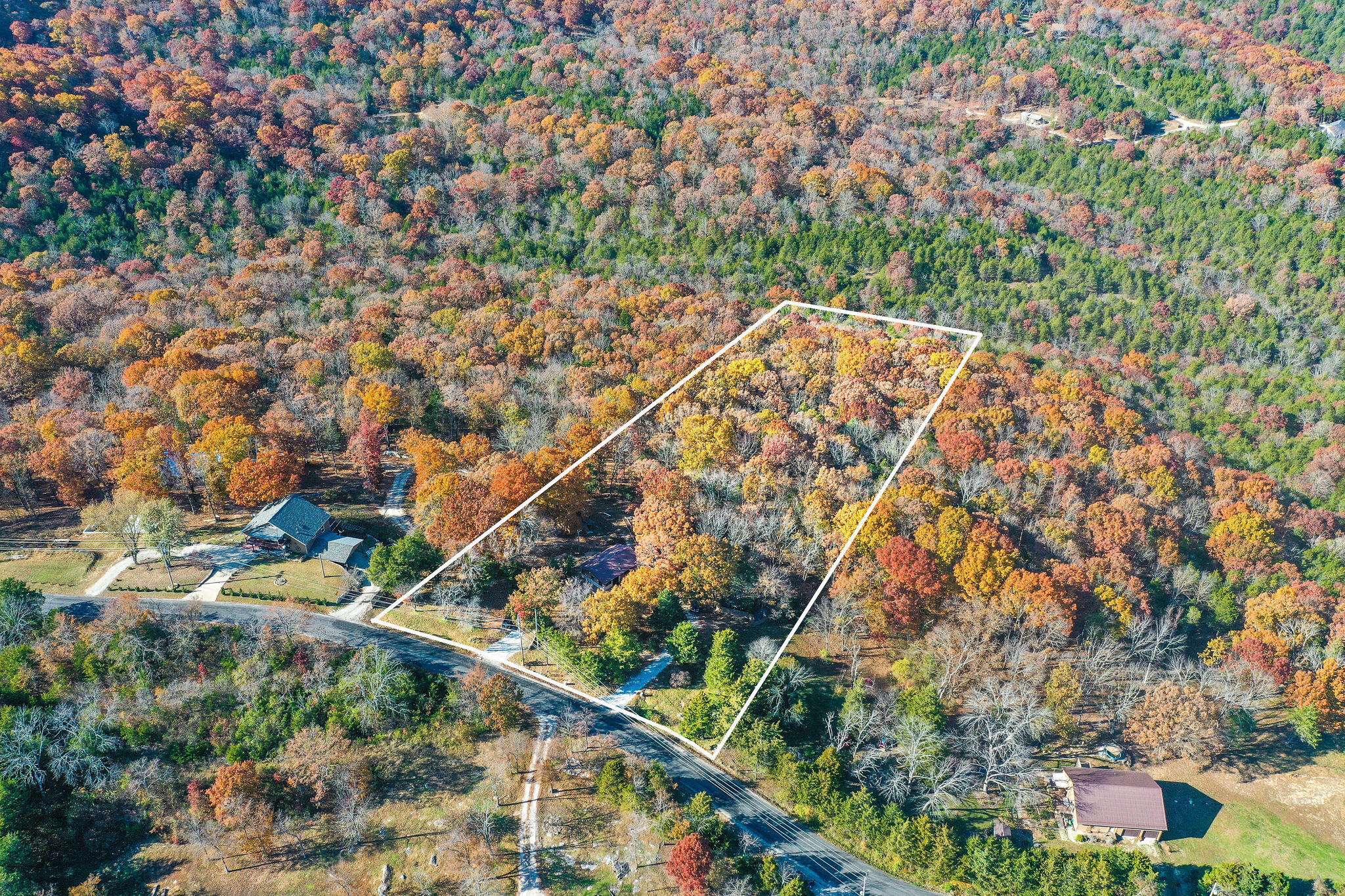 537 Watson RD, Branson, MO 65616