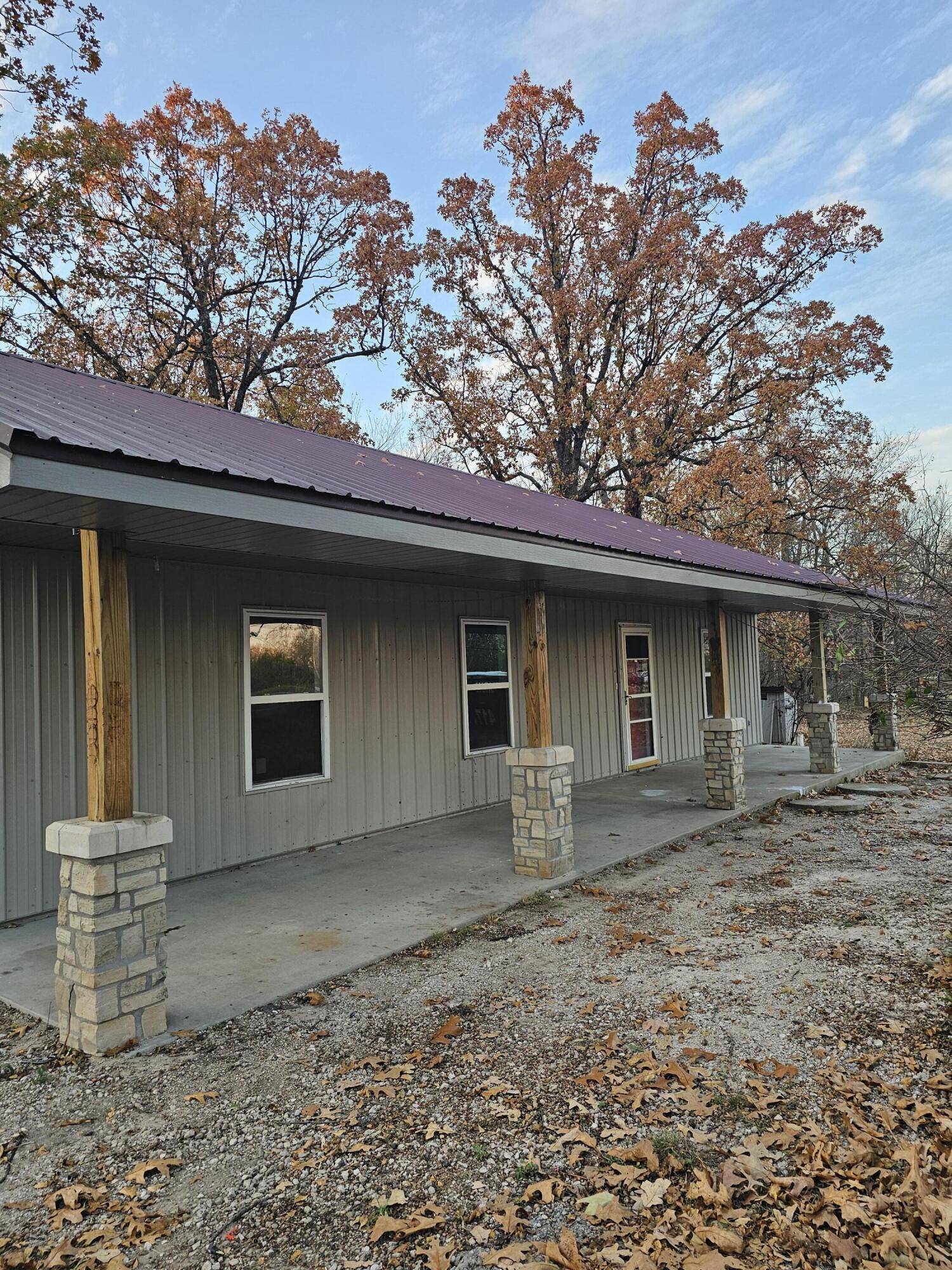 5009 S 142nd RD, Morrisville, MO 65710