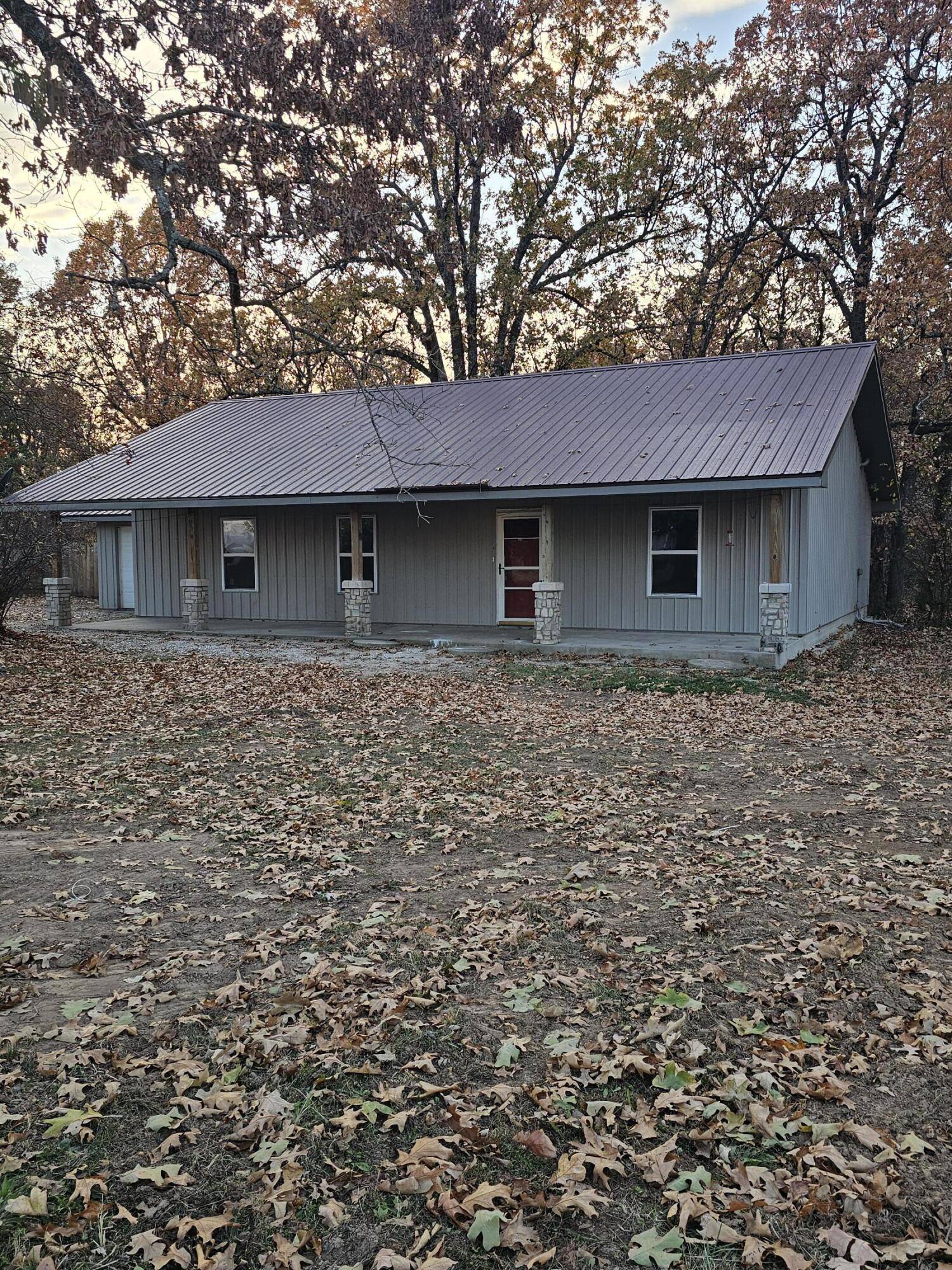 5009 S 142nd RD, Morrisville, MO 65710