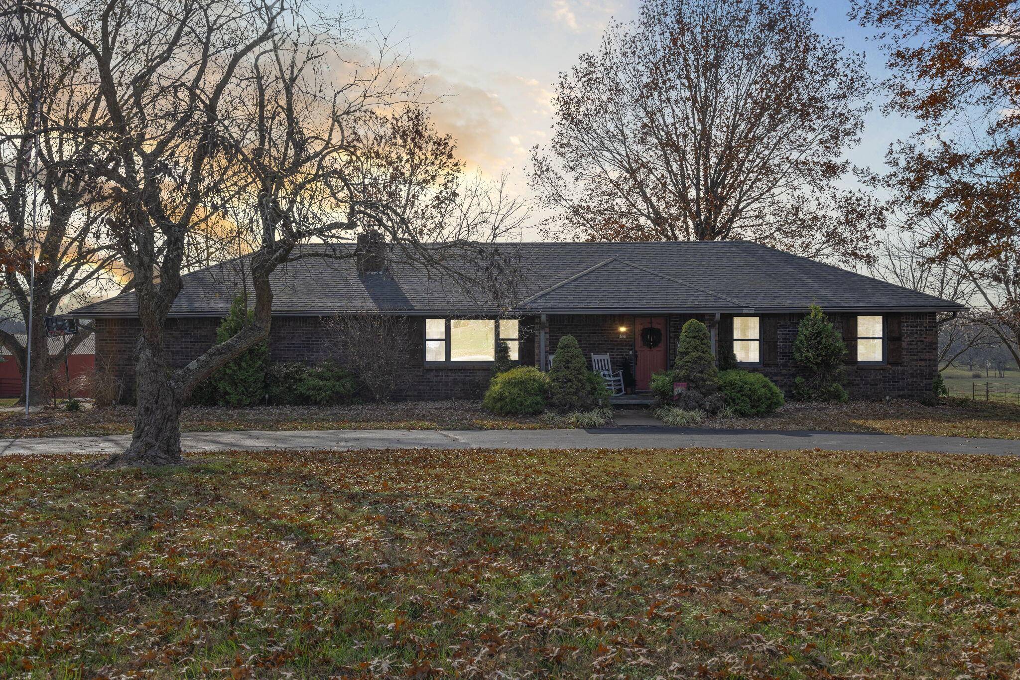 598 Scenic View RD, Ozark, MO 65721