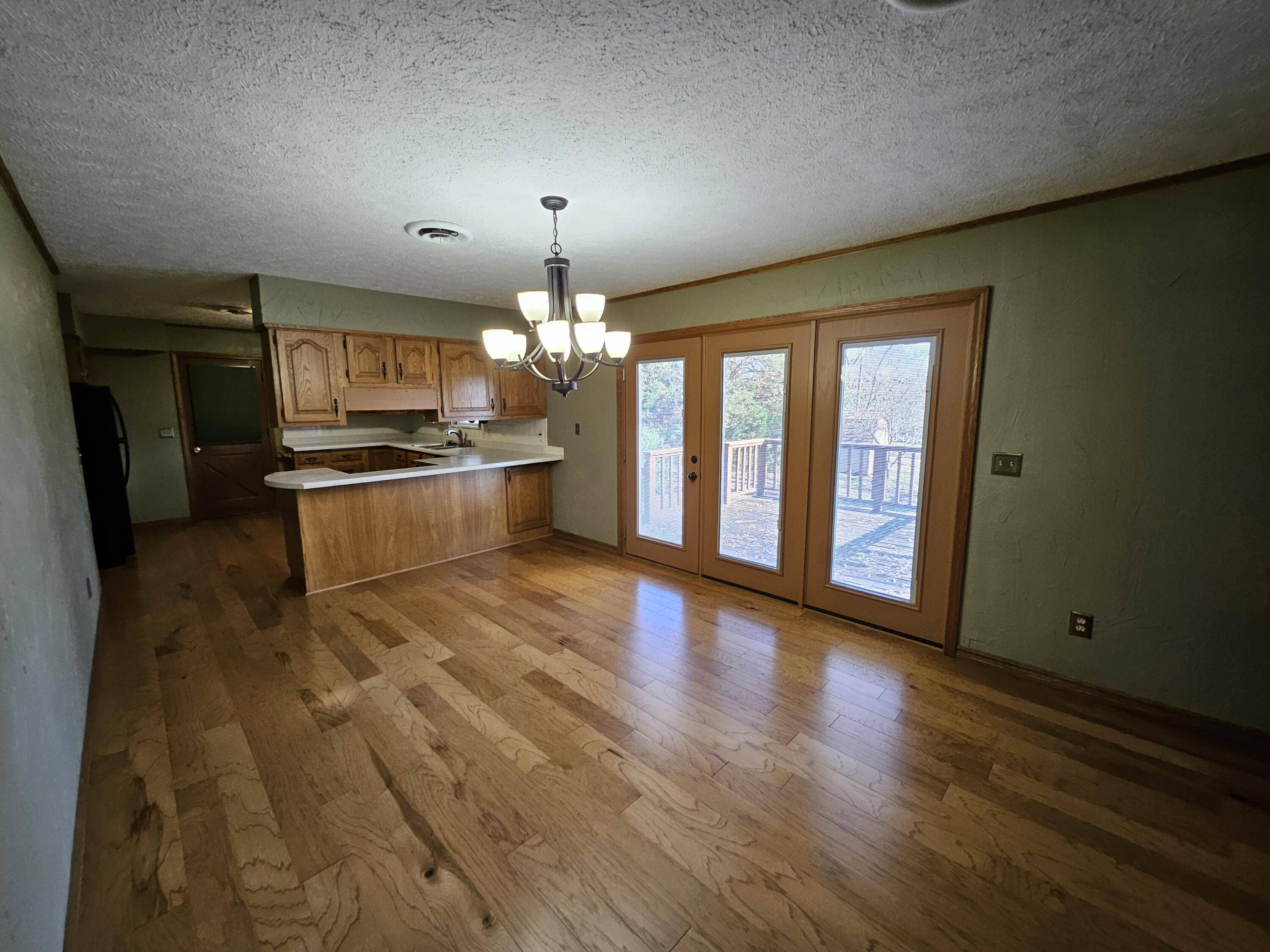 1105 N 14th ST, Monett, MO 65708