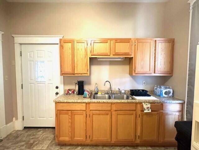 939 N Lynn ST, Nevada, MO 64772