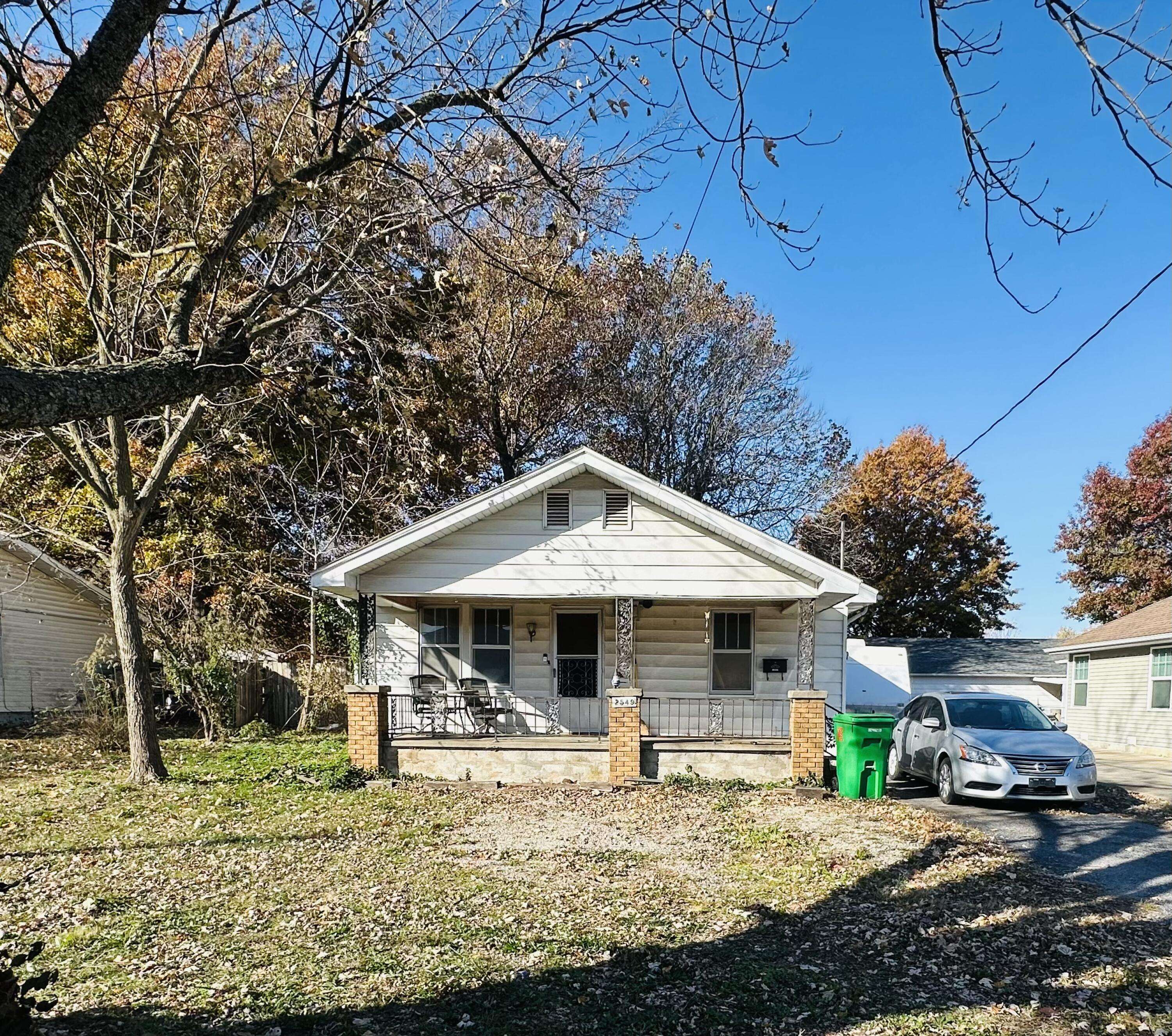 2549 N Delaware AVE, Springfield, MO 65803