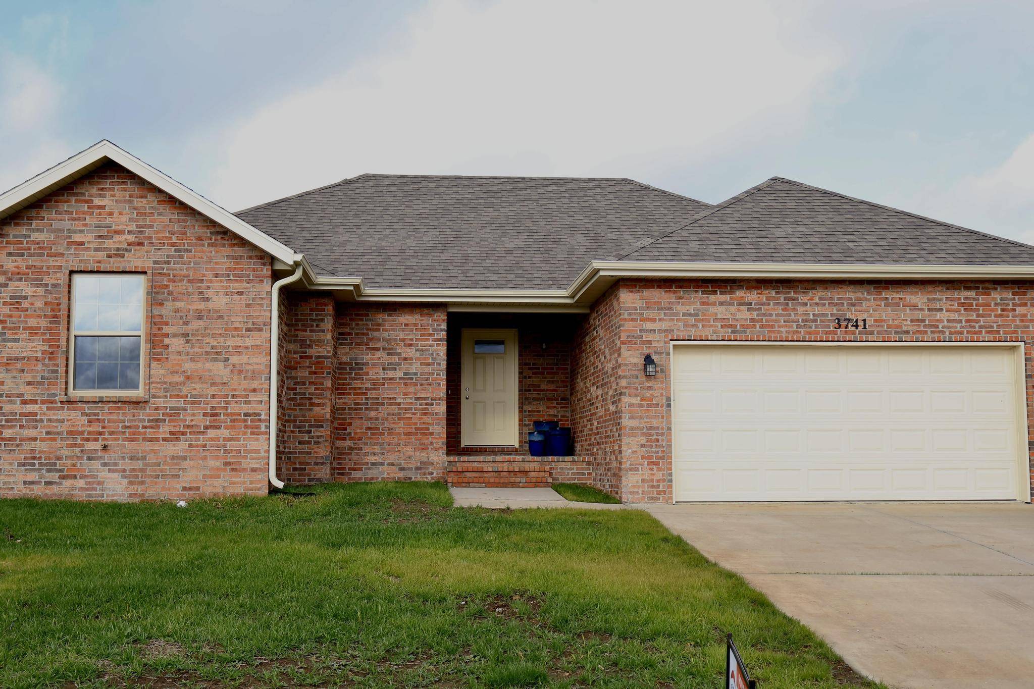 3741 W Freeman ST, Bolivar, MO 65613