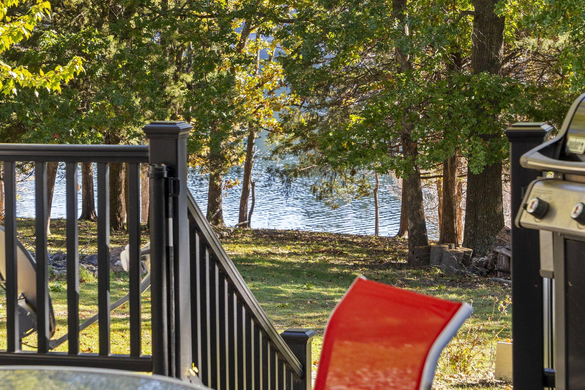 1754 Breezy Point LN, Kimberling City, MO 65686