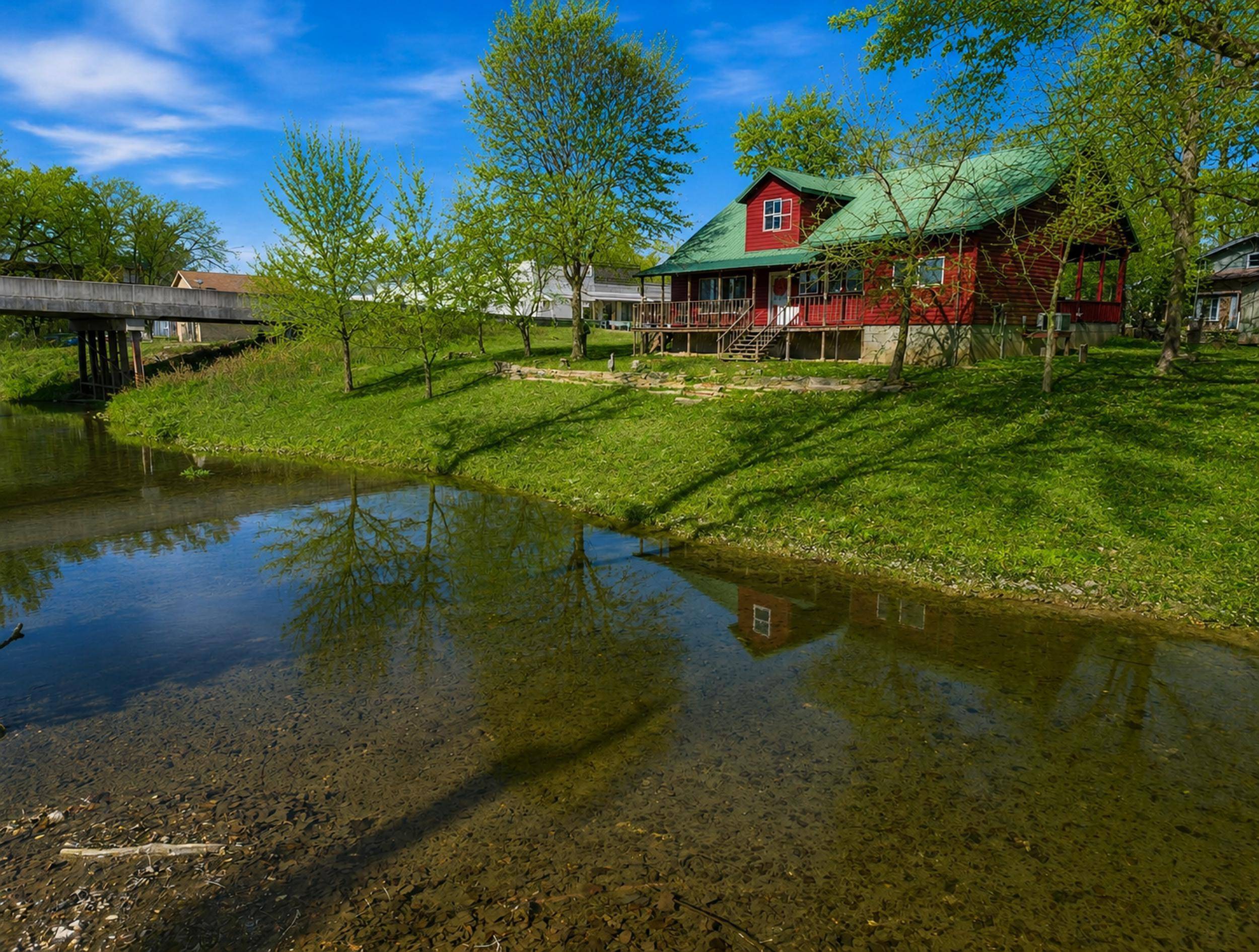 305 Thomas ST, Birch Tree, MO 65438