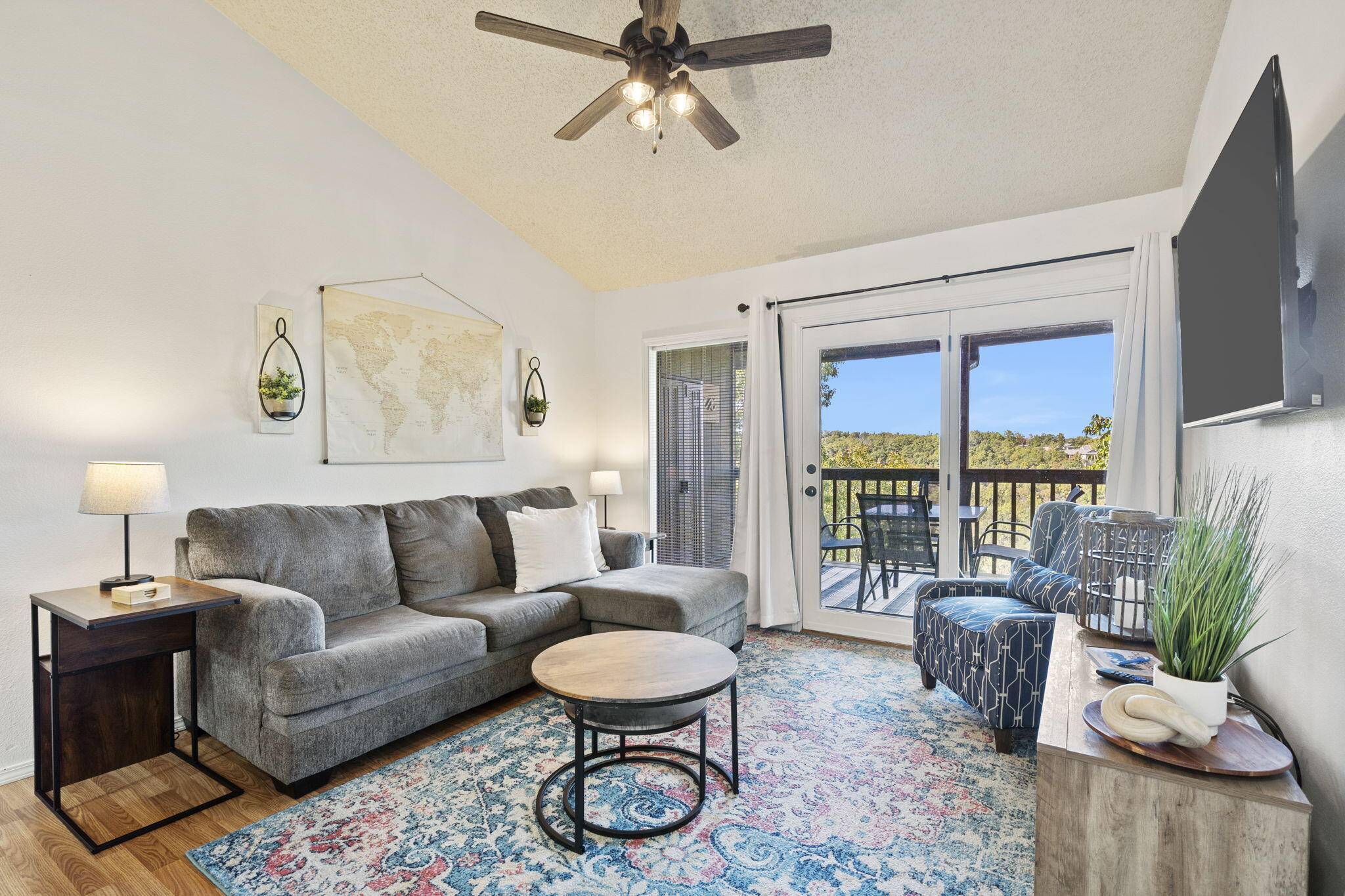 527 Notch LN #10, Branson West, MO 65737