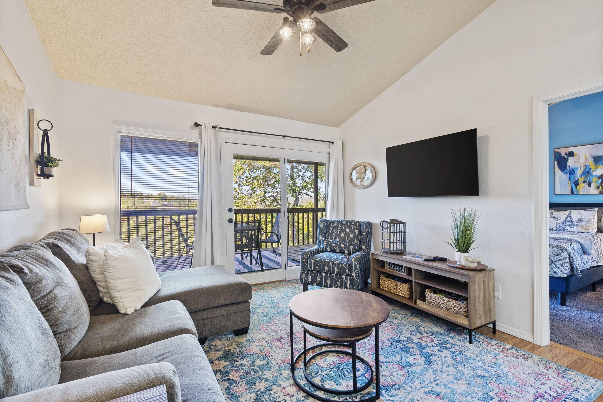 527 Notch LN #10, Branson West, MO 65737