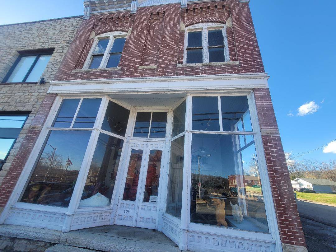 103 S Main ST, Galena, MO 65656