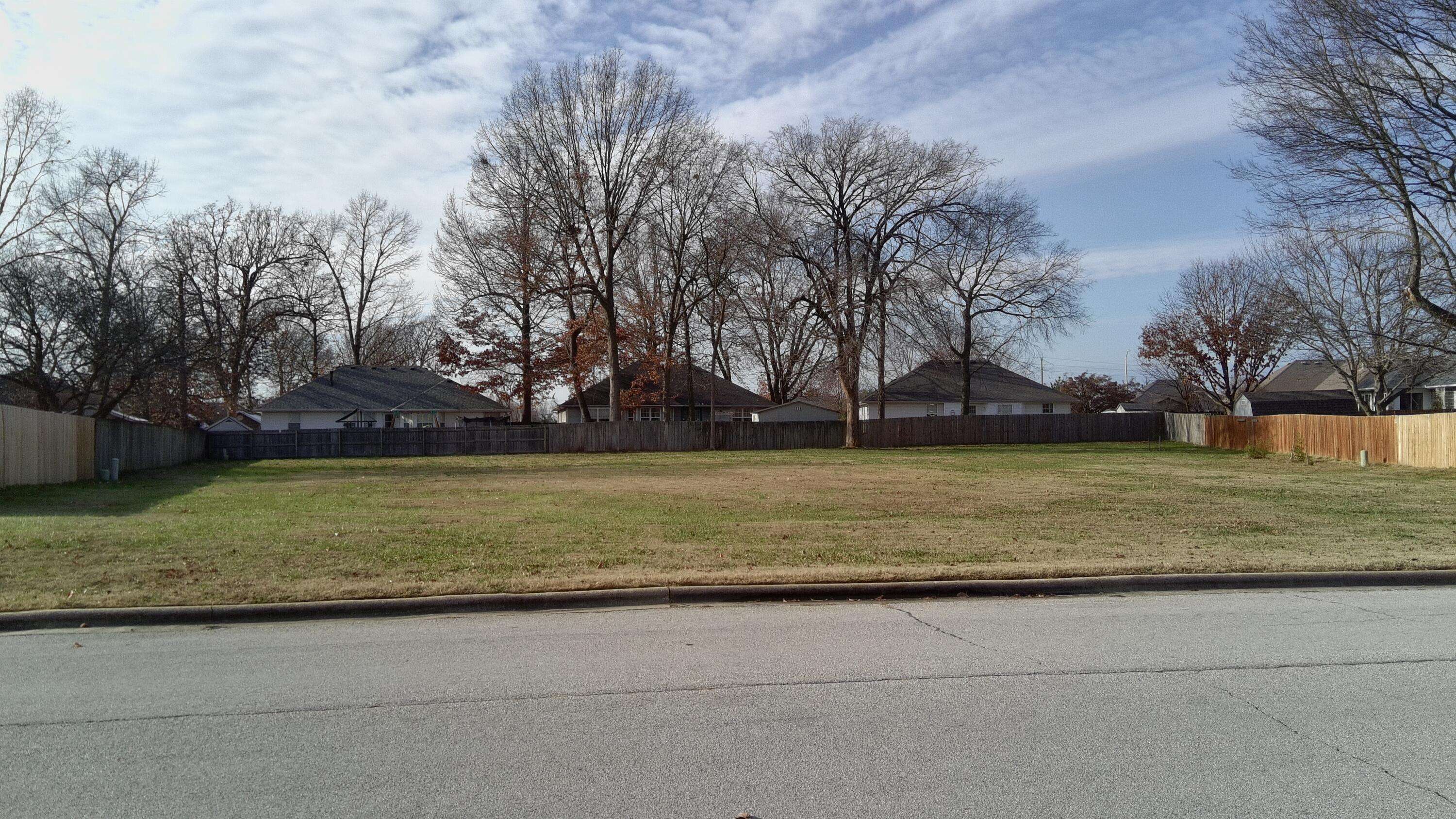 2721 S Timbercreek AVE, Springfield, MO 65807