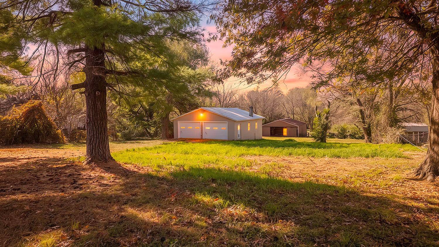 2453 N Albertha Avenue, Springfield, MO 65803