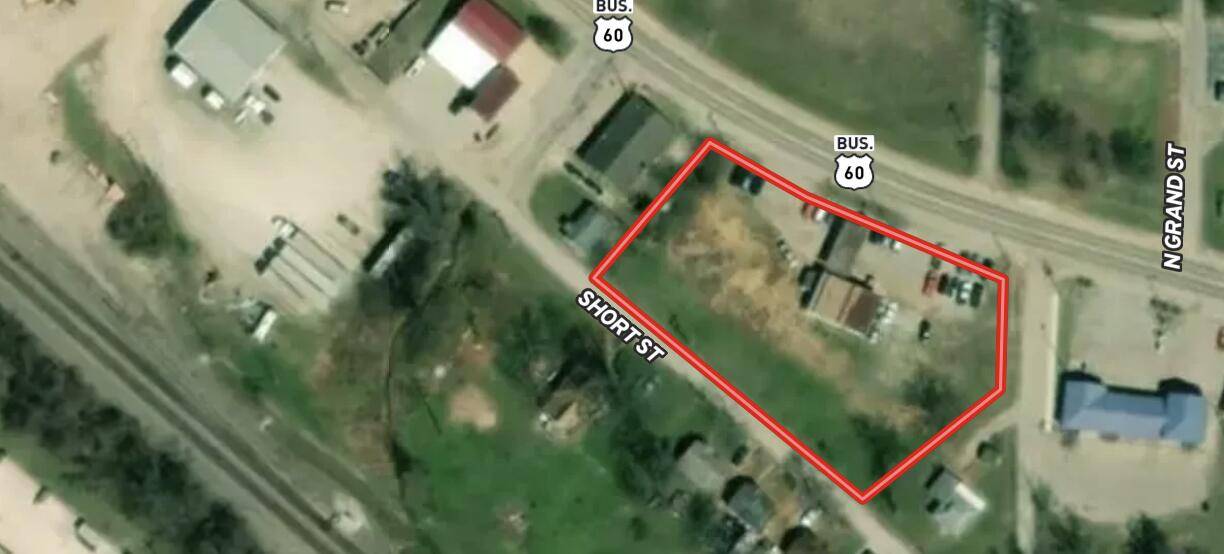 608 E Main Street, Willow Springs, MO 65793