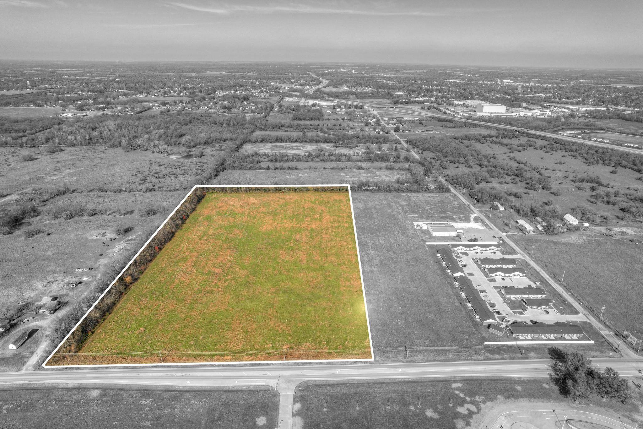 000 W Fir RD, Carthage, MO 64836