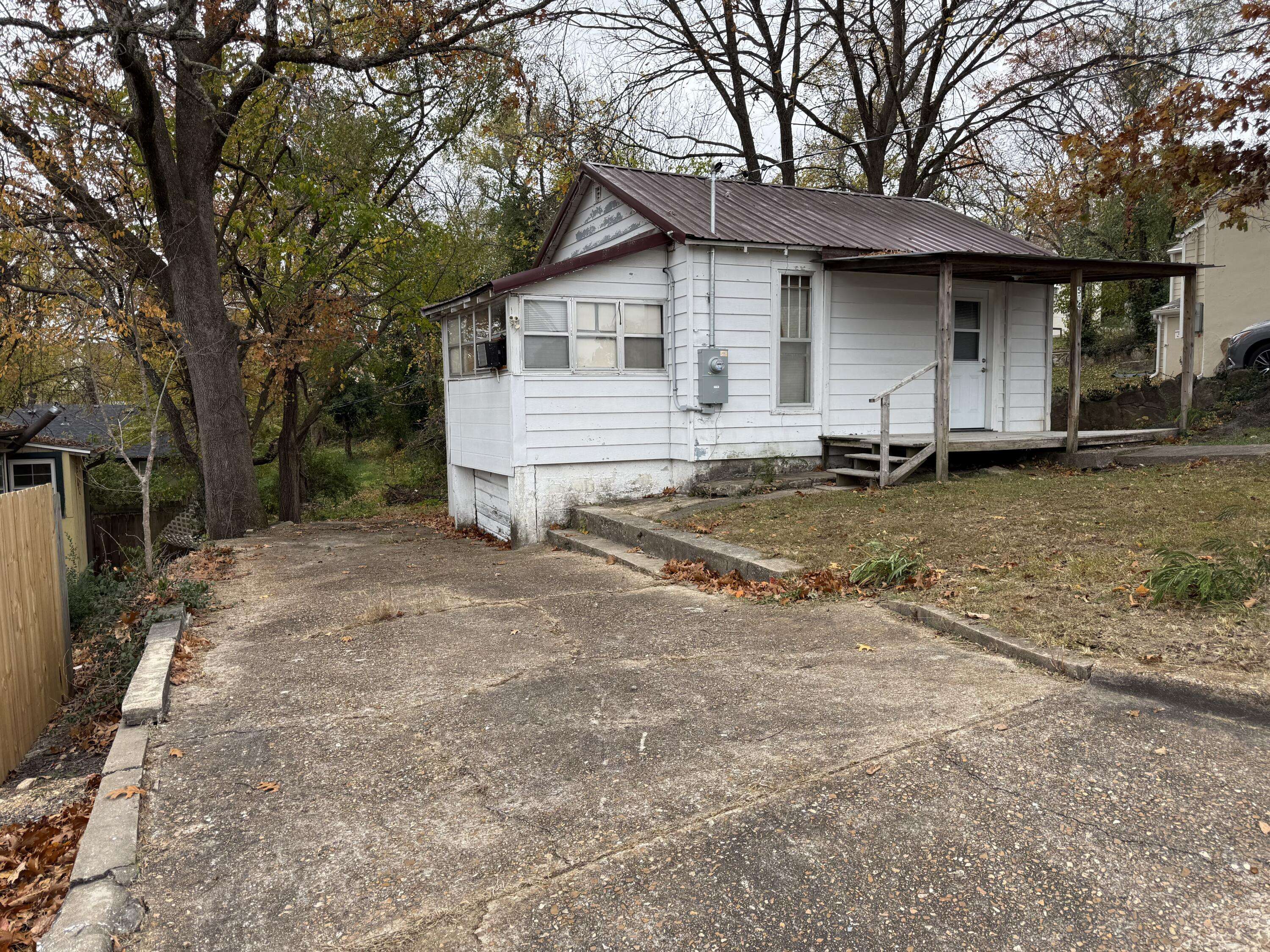504 W Maddux ST, Branson, MO 65616