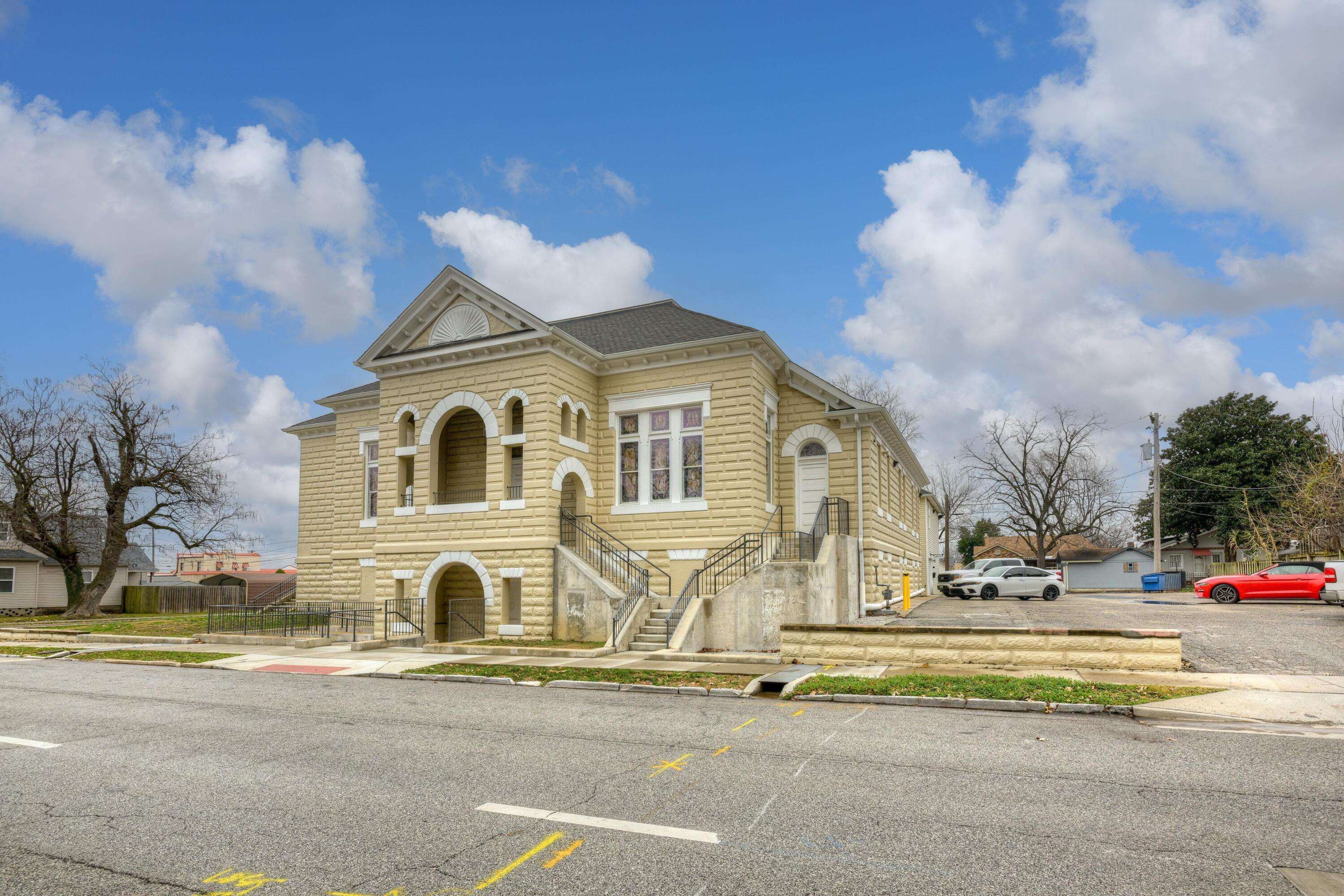 1601 S Wall AVE, Joplin, MO 64804