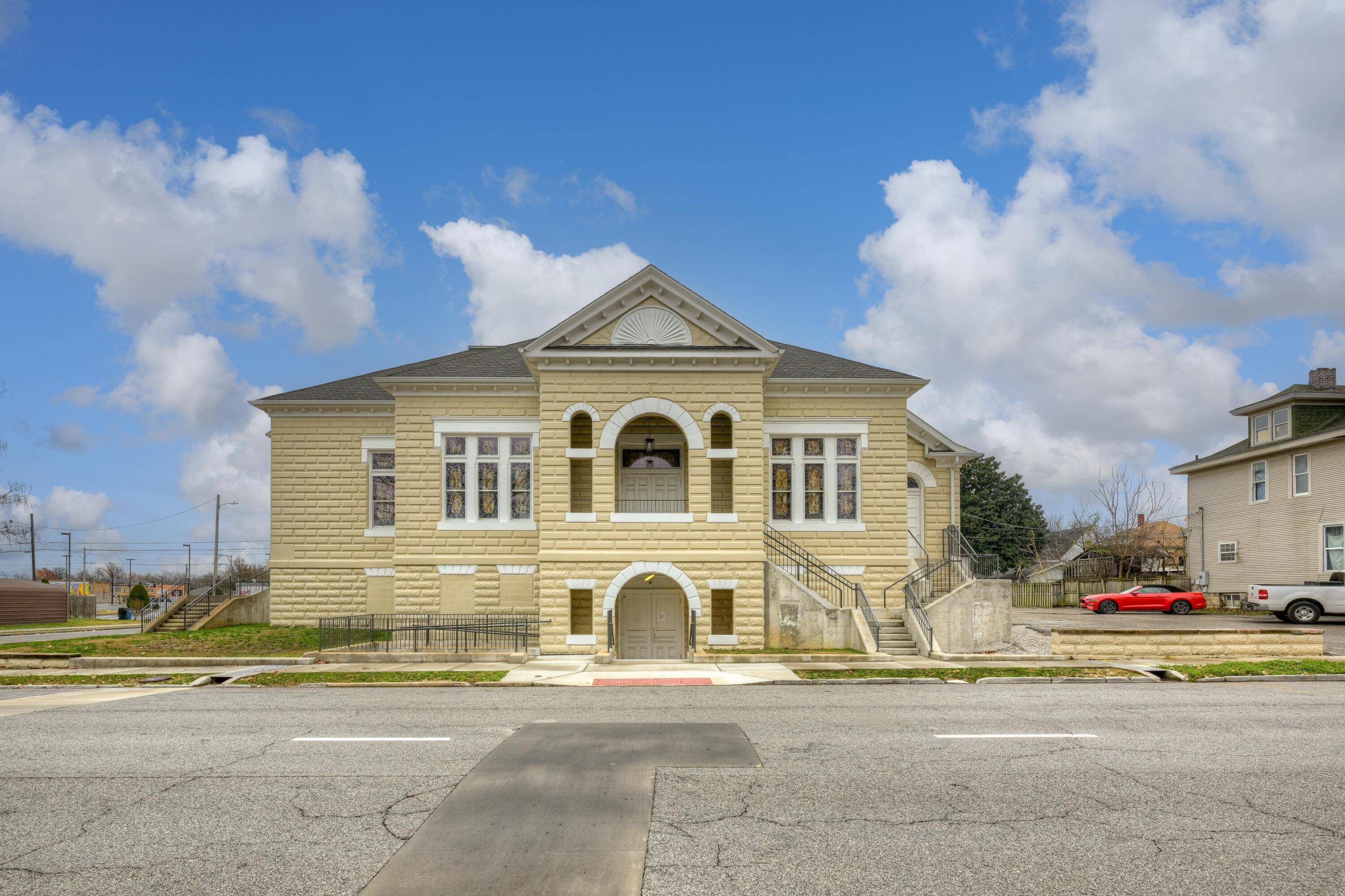 1601 S Wall AVE, Joplin, MO 64804